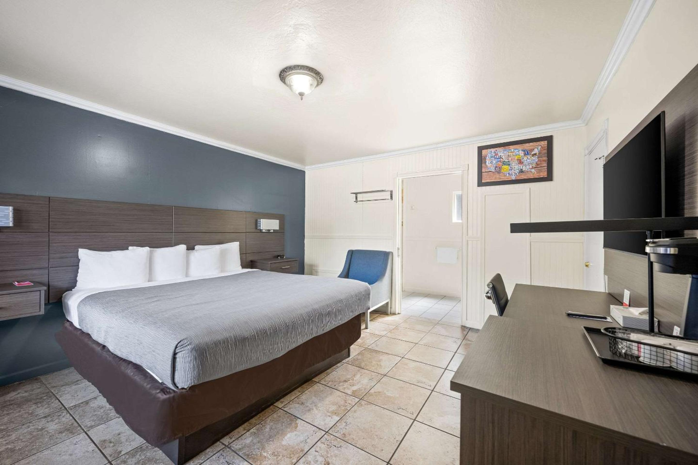 Lake Tahoe Vacations - Econo Lodge Inn Suites Heavenly Village Area - Property Image 51