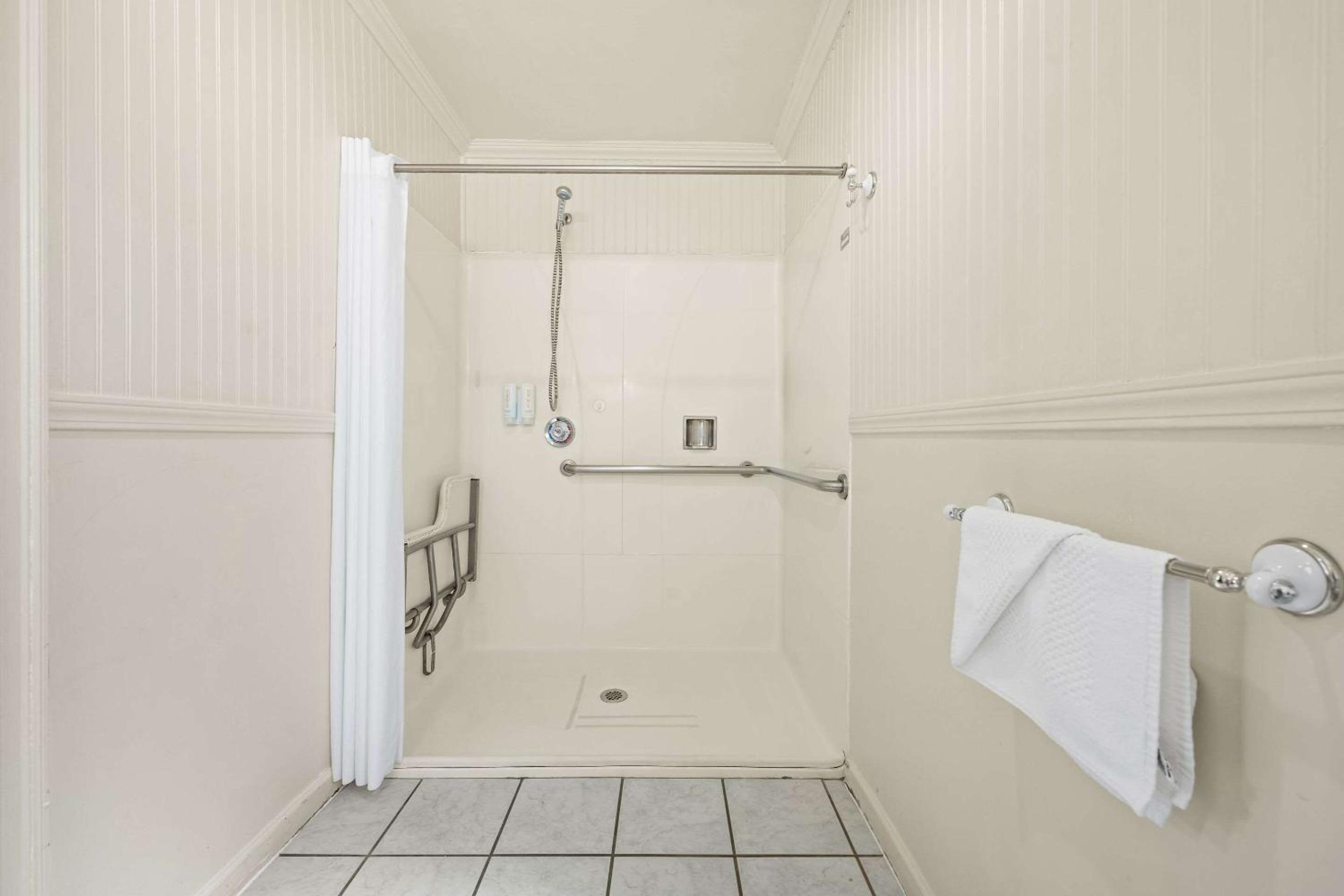 Lake Tahoe Vacations - Econo Lodge Inn Suites Heavenly Village Area - Property Image 42