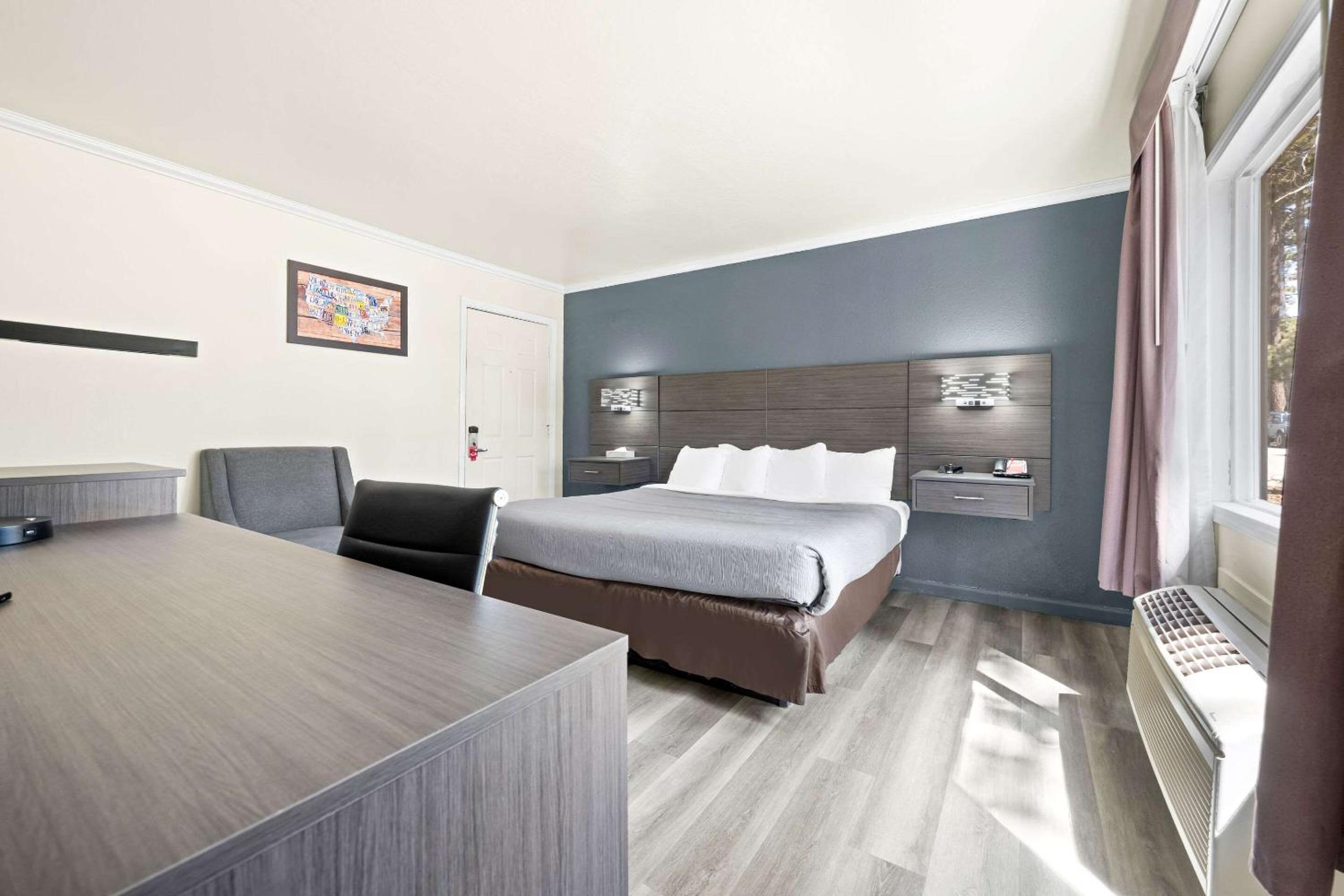 Lake Tahoe Vacations - Econo Lodge Inn Suites Heavenly Village Area - Property Image 46