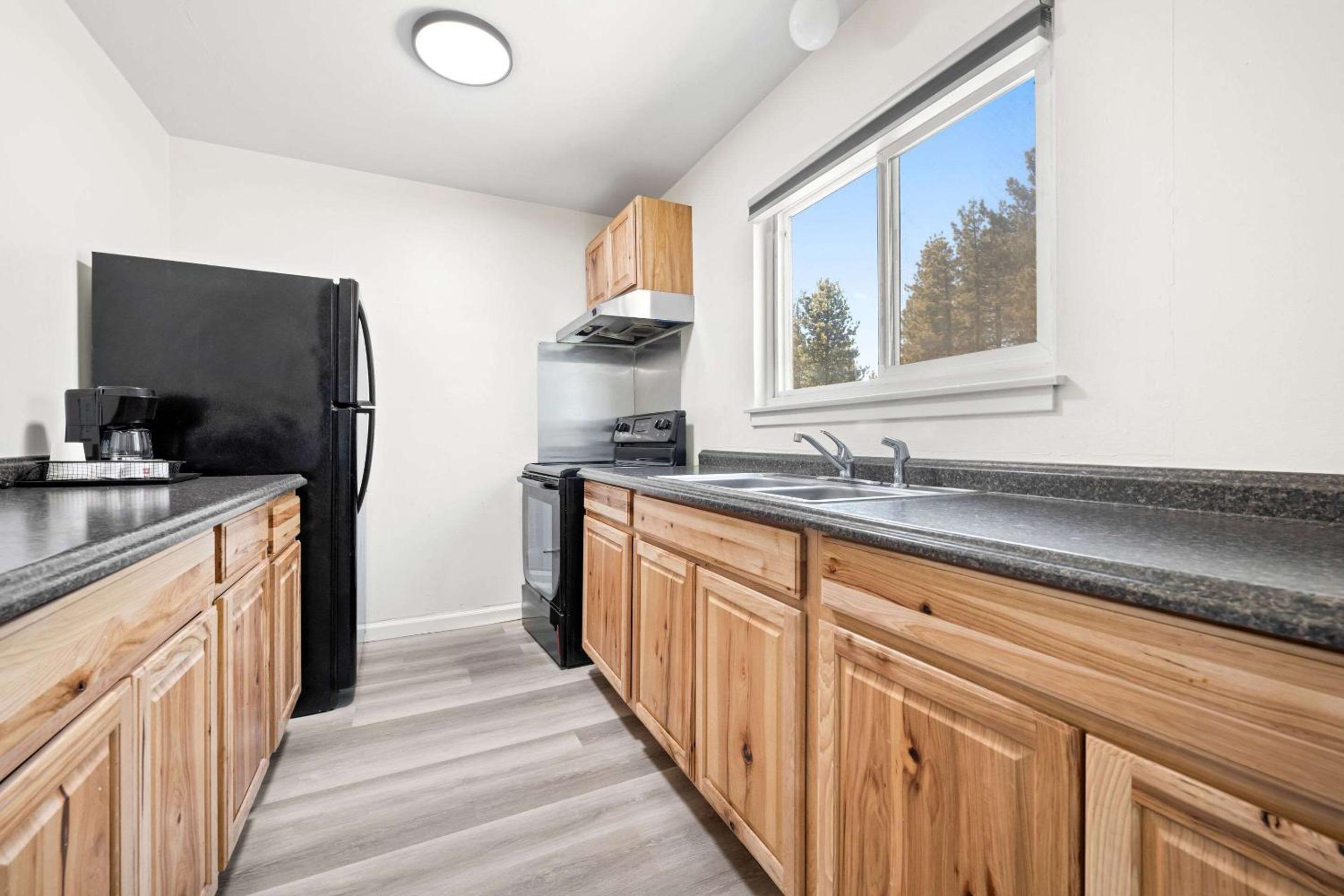 Lake Tahoe Vacations - Econo Lodge Inn Suites Heavenly Village Area - Property Image 16