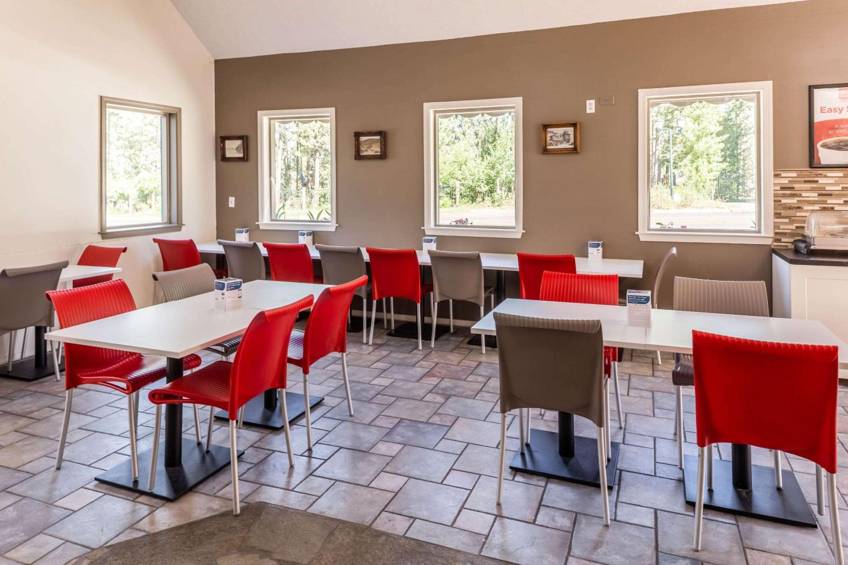 Lake Tahoe Vacations - Econo Lodge Inn Suites Heavenly Village Area - Property Image 9