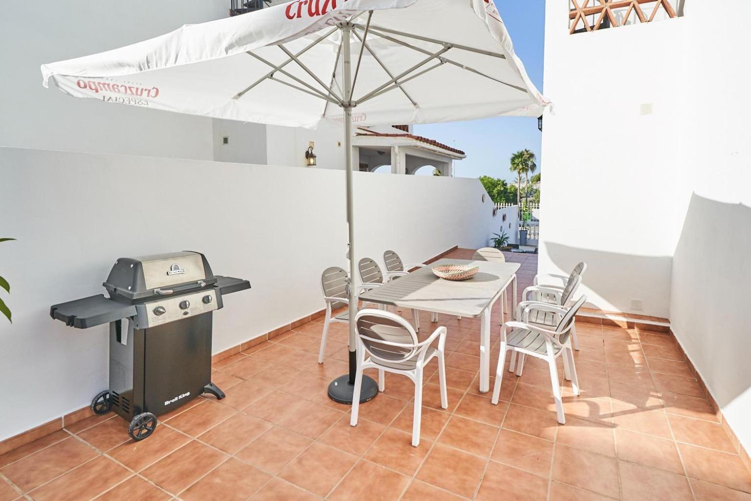Villa Pura - Private Jacuzzi & Heated Pool view 4