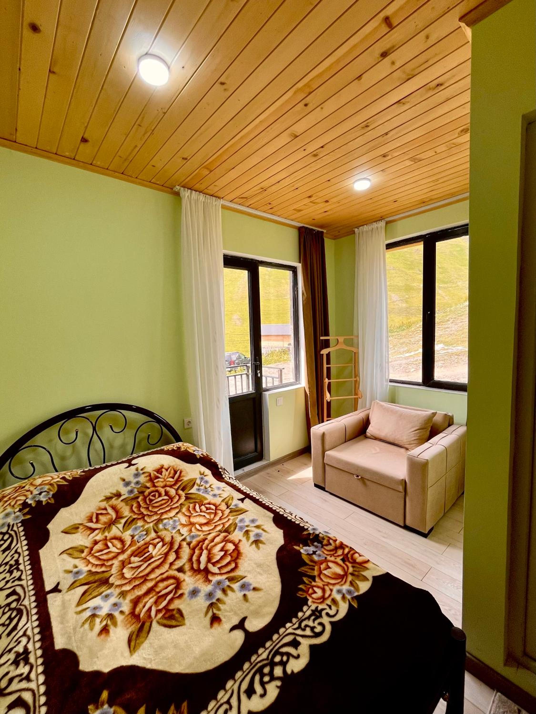 Photo 6