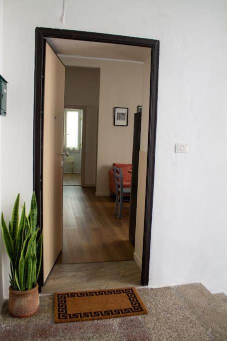 Iron-Bridge House, elegant apartment bay front photo 5