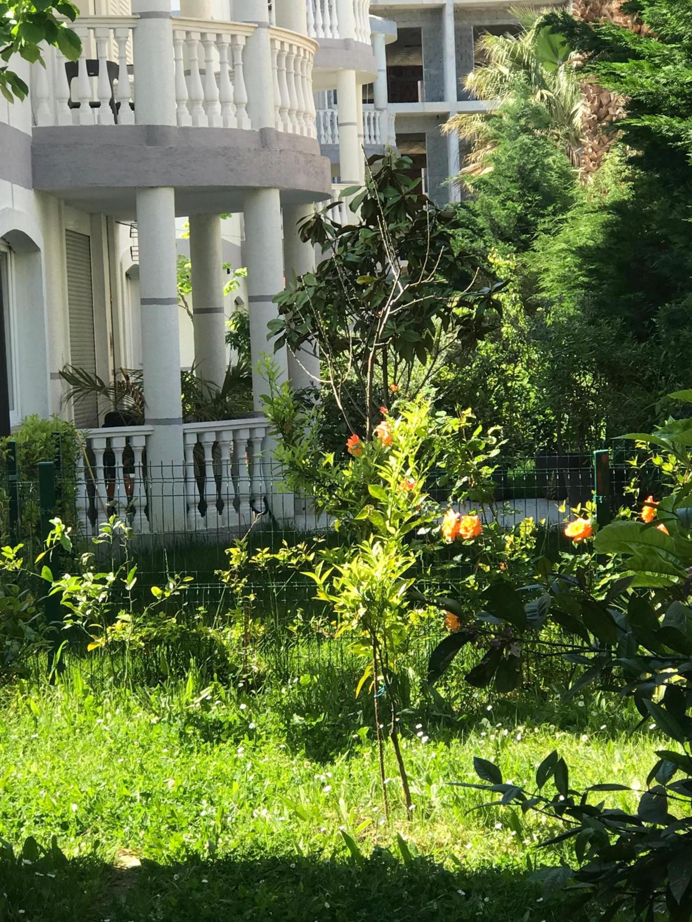 Apartament near beach, with garden