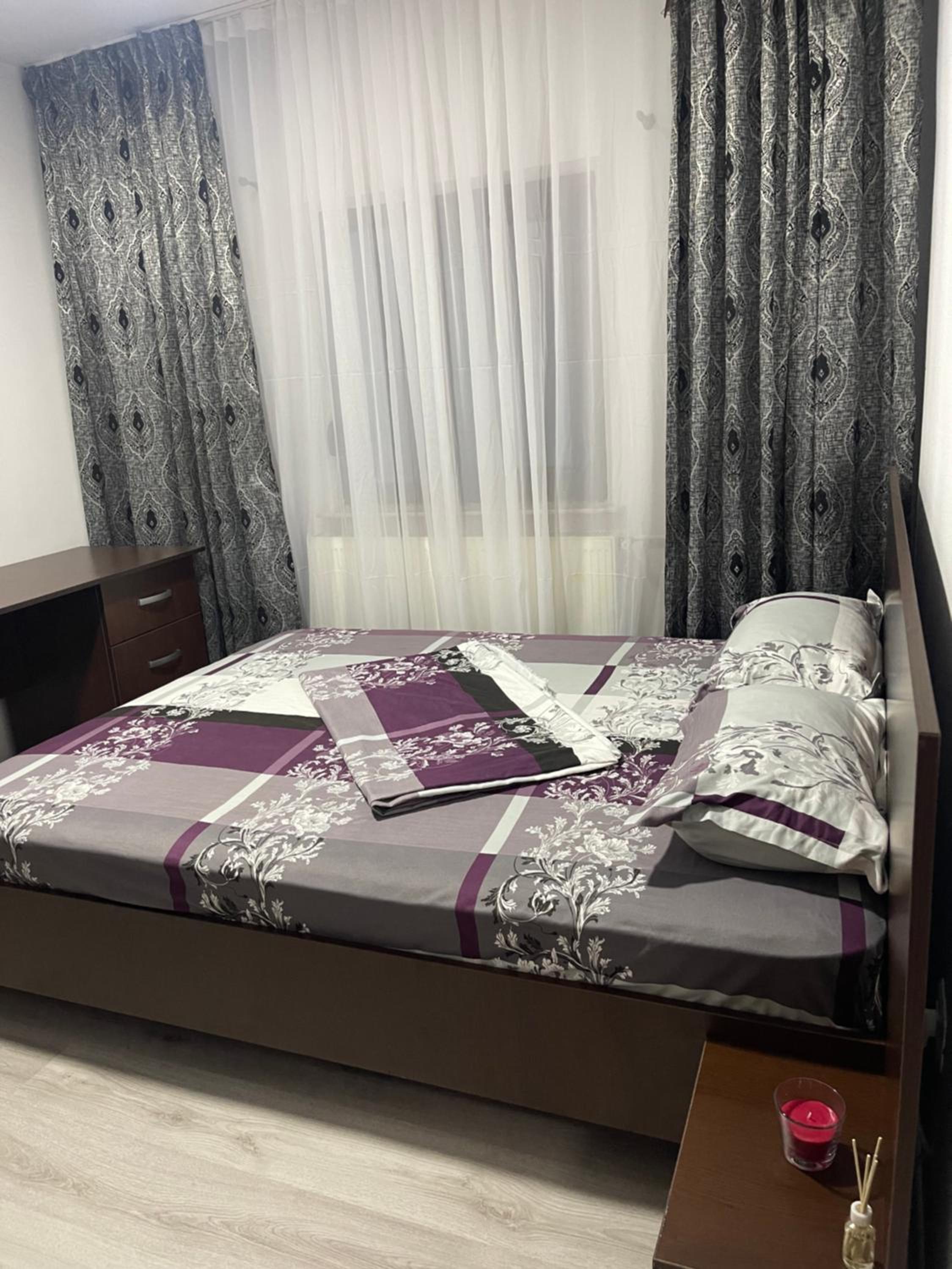 Alexander Home
