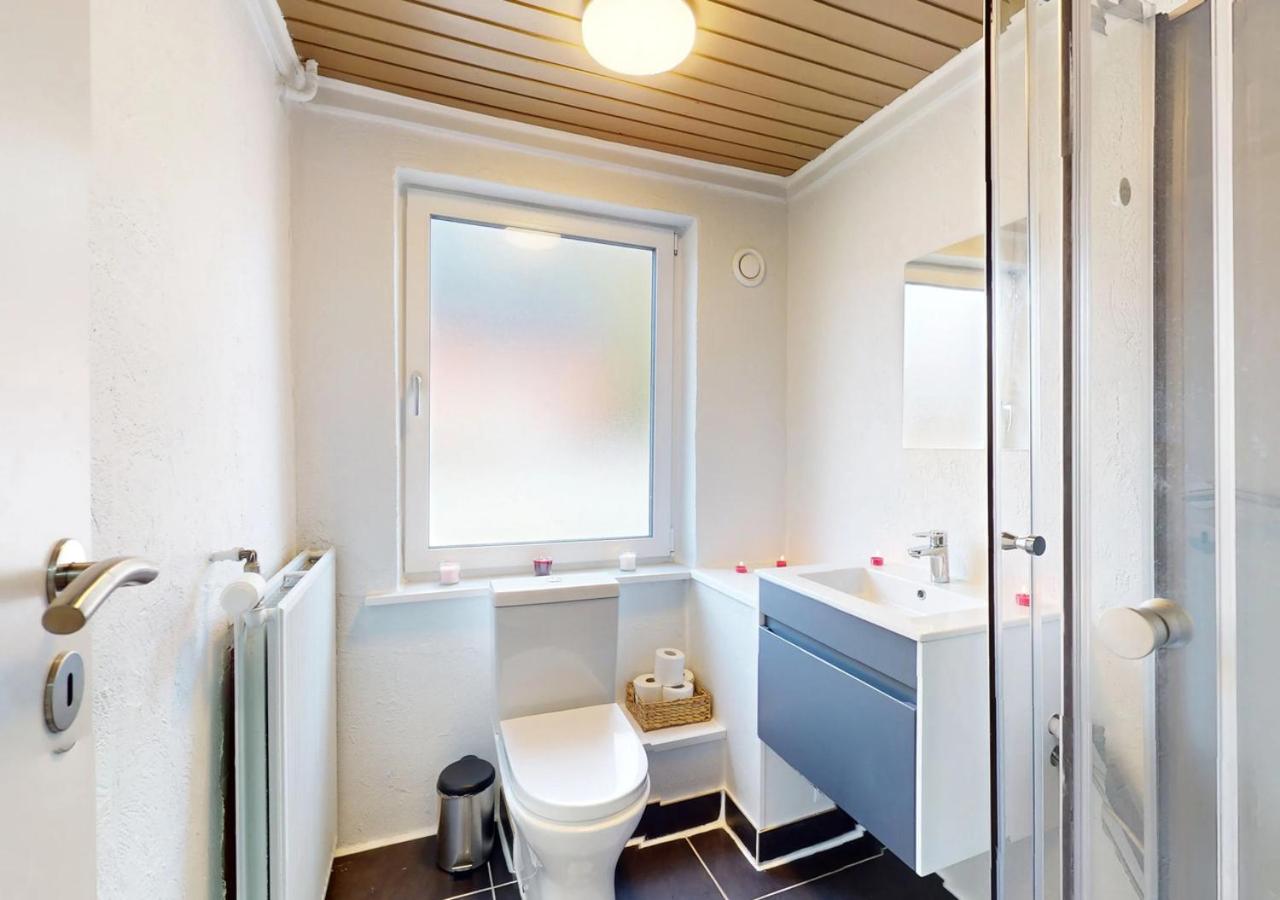 Entire House in the City, 3 big bedroom with 4 Bed view 3