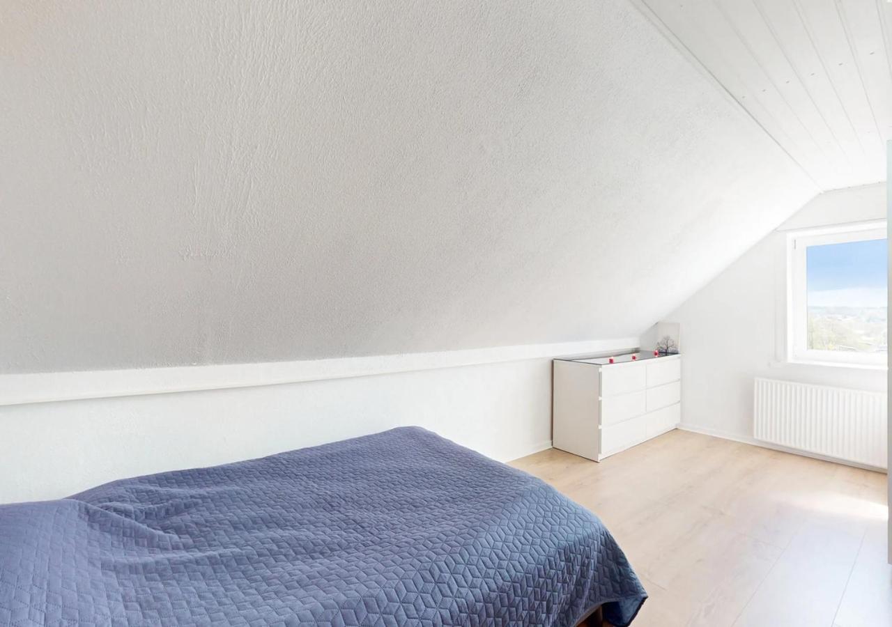 Entire House in the City, 3 big bedroom with 4 Bed view 4