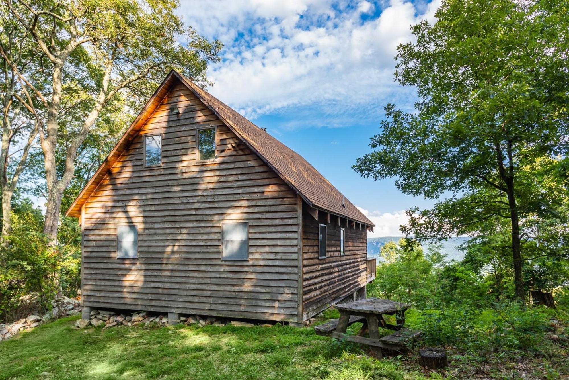 Hotel Amazing Views, Hot Tub, WiFi, Deck, & Fire Pit! - Image 1