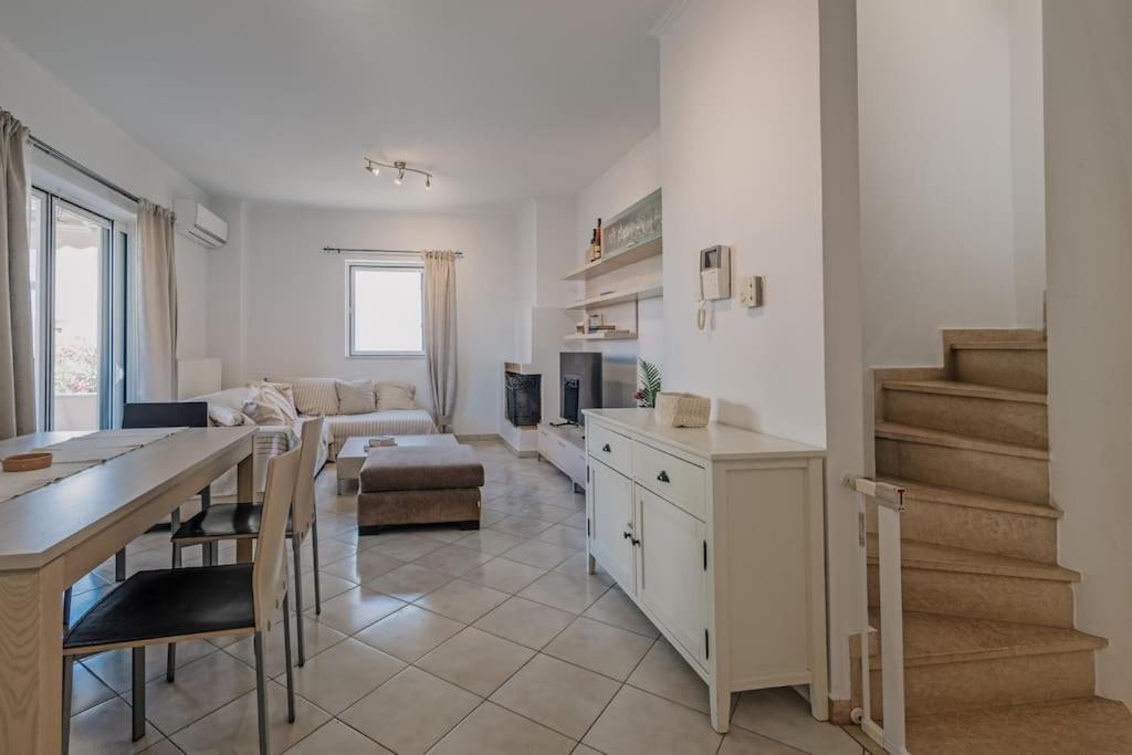 Modern home close to Corfu Town view 2