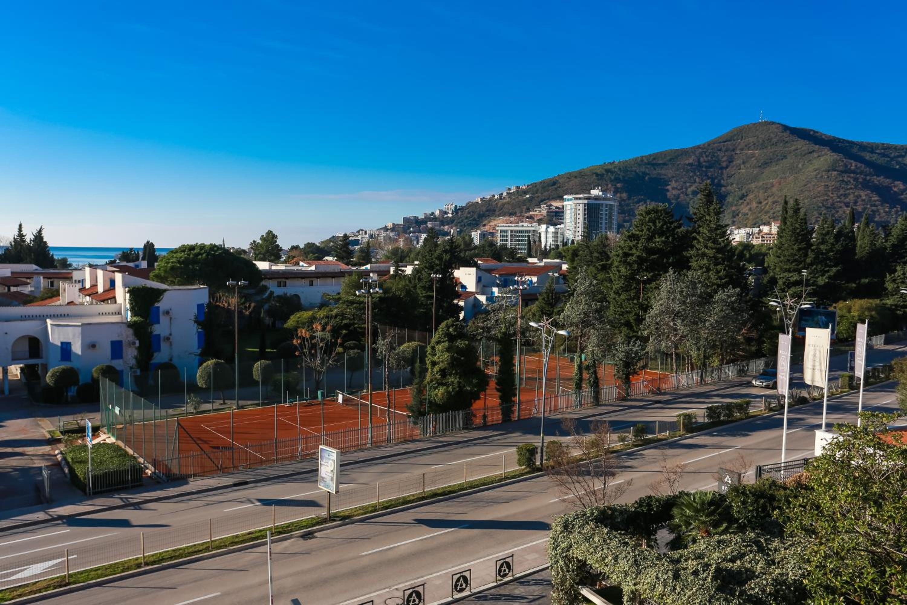 Status-M Apartments Rozino view 2