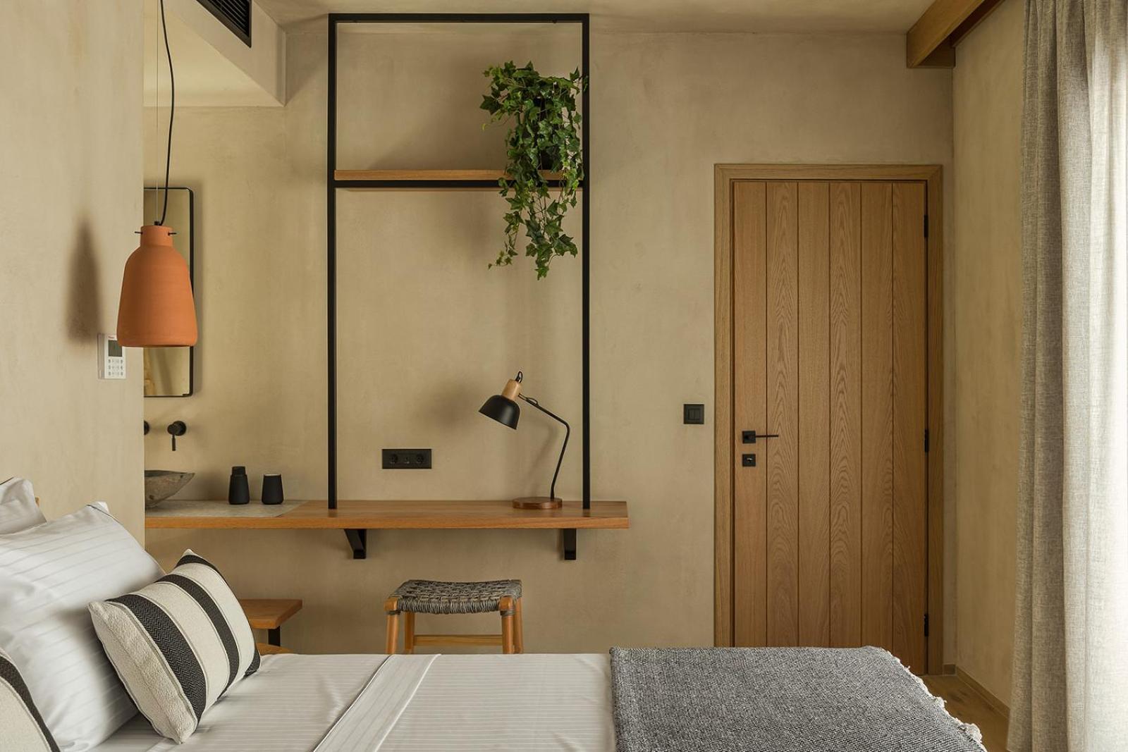 Monalia suites