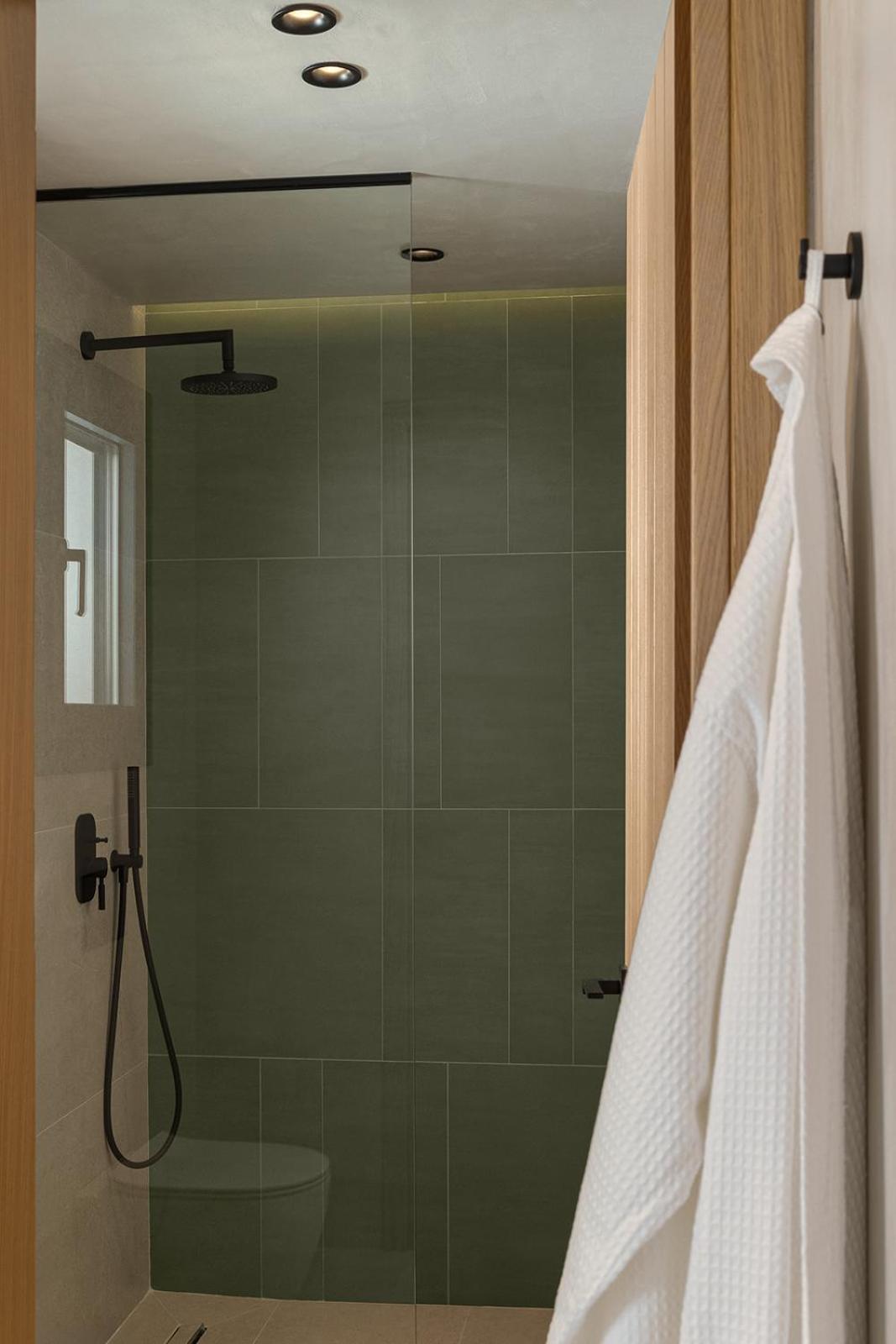 Monalia suites