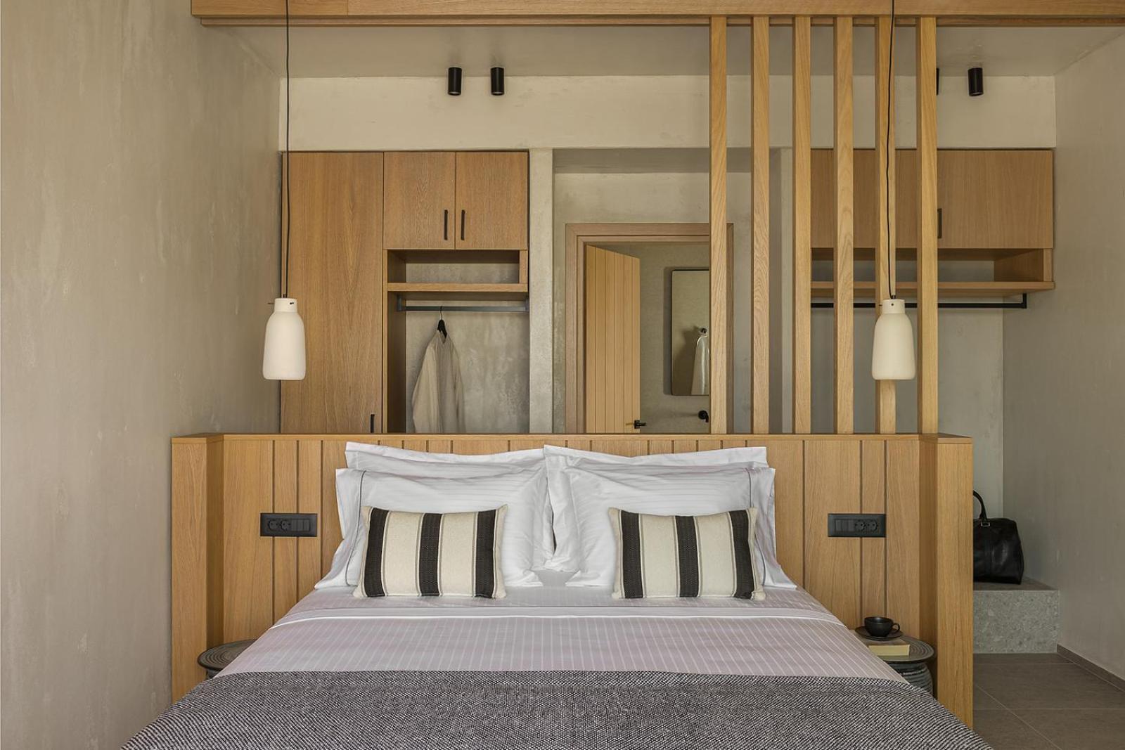 Monalia suites