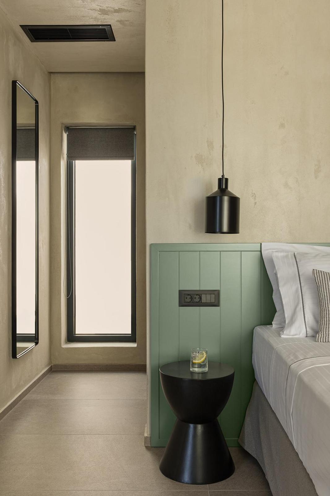 Monalia suites