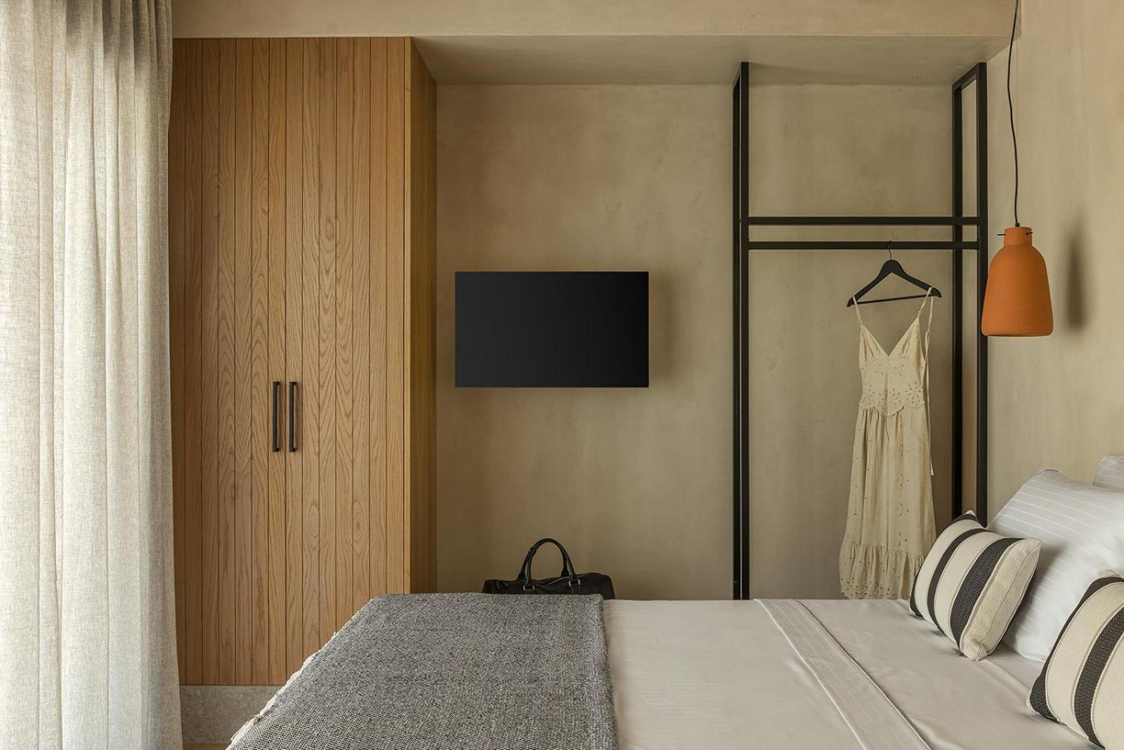 Monalia suites