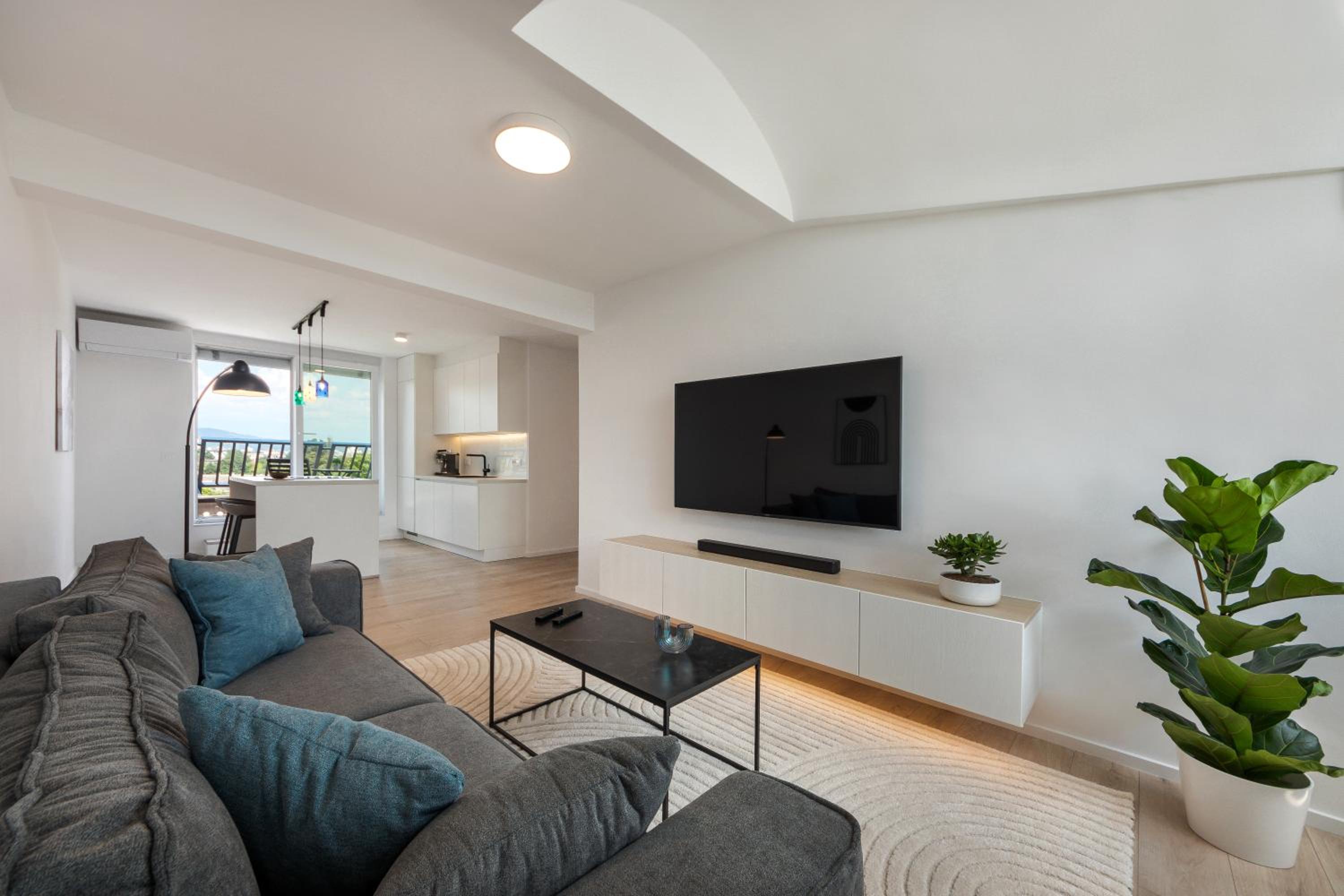 Luxe Penthouse with a Castle View view 4