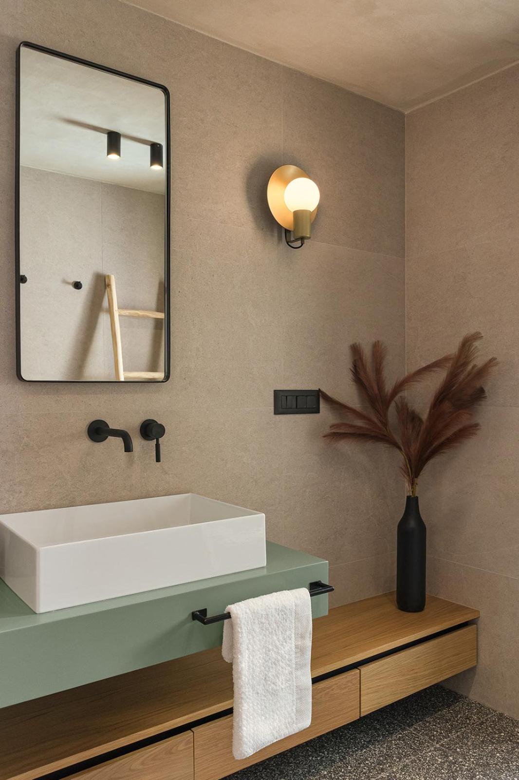 Monalia suites