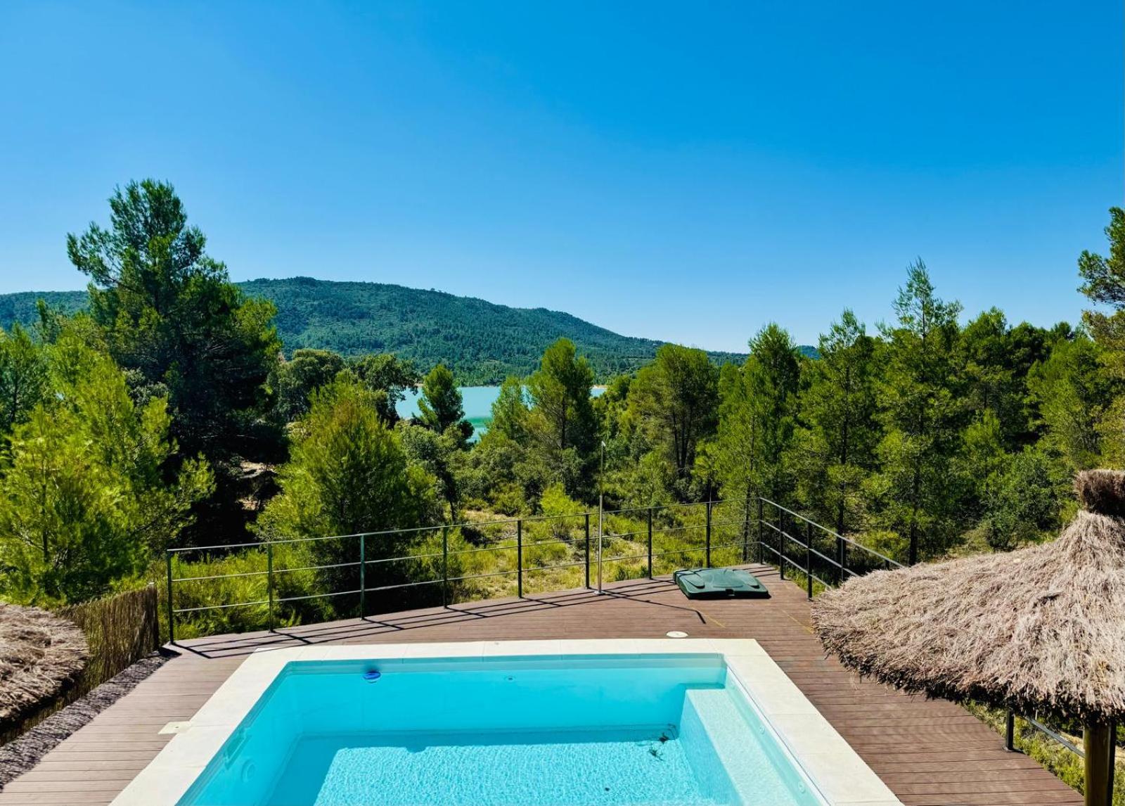 Casa junto al lago Entrepeñas