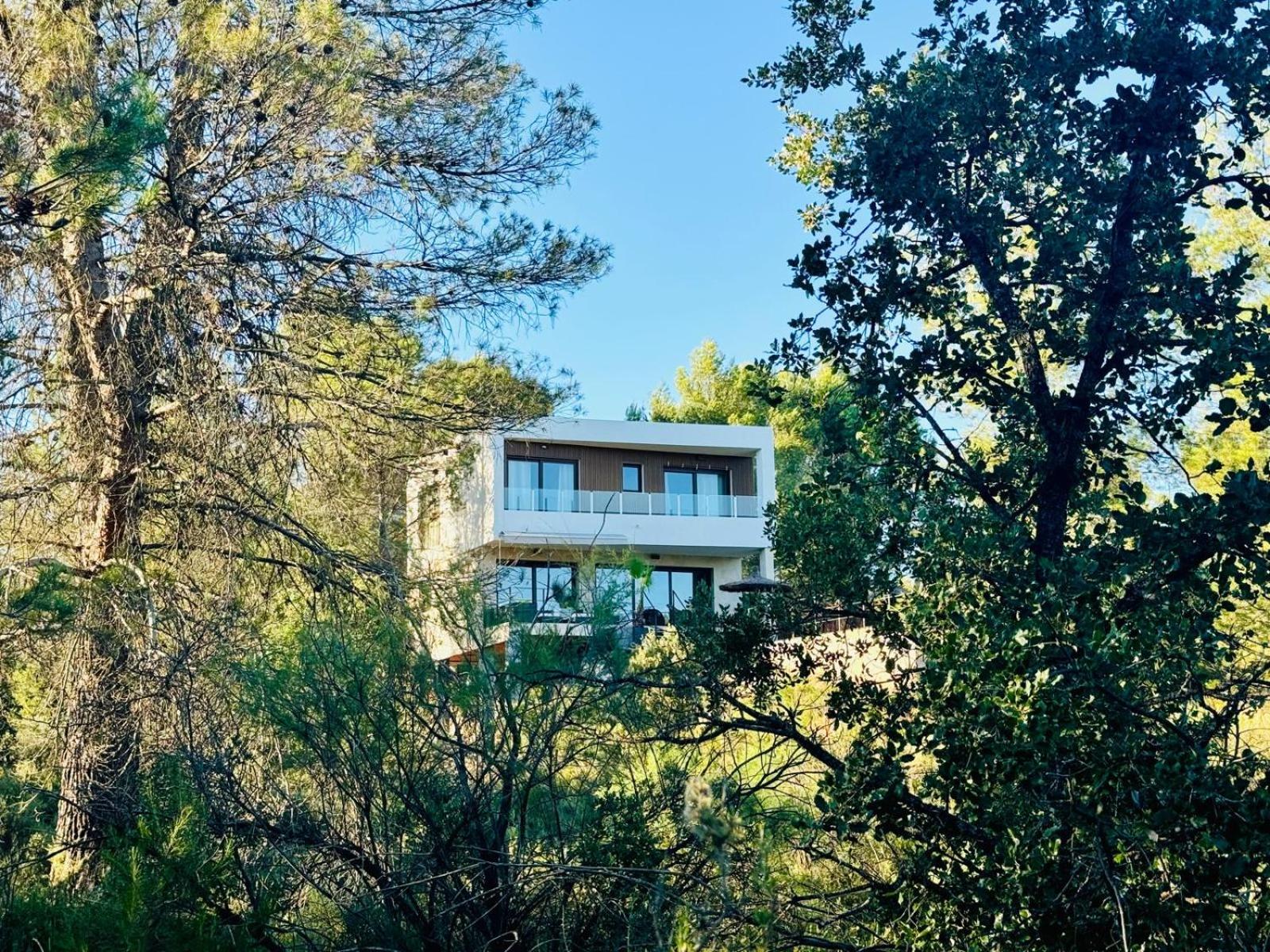 Casa junto al lago Entrepeñas