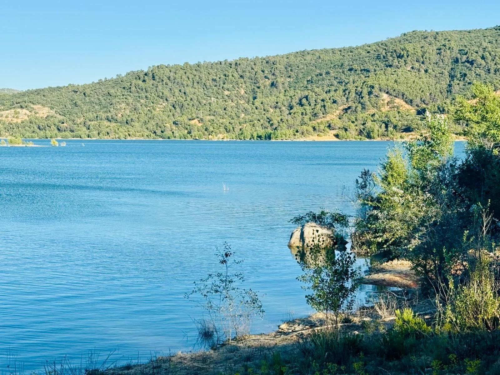 Casa junto al lago Entrepeñas
