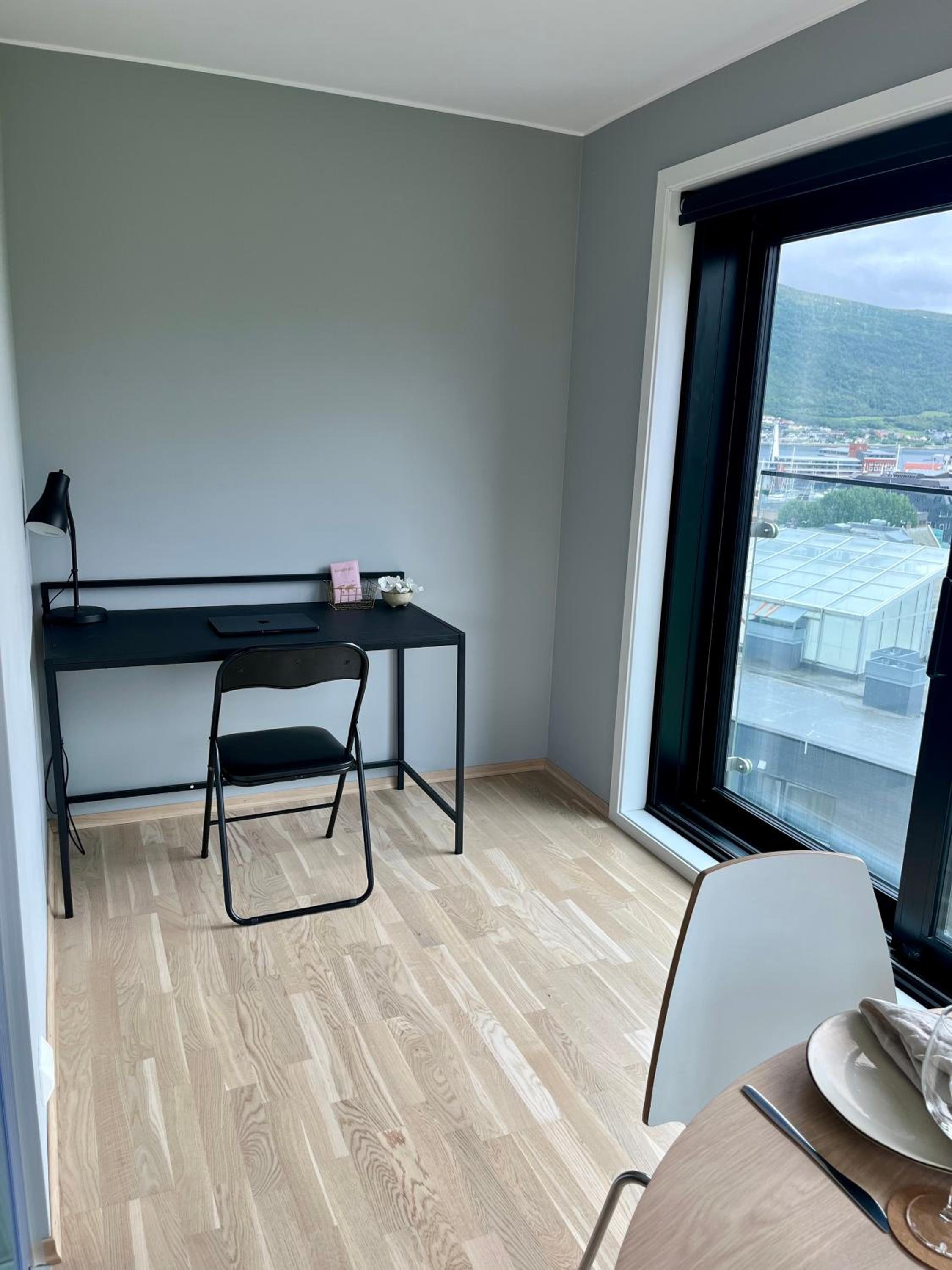 City Center 7th Floor Apartement with Beautiful View 2 bedroom Free parking
