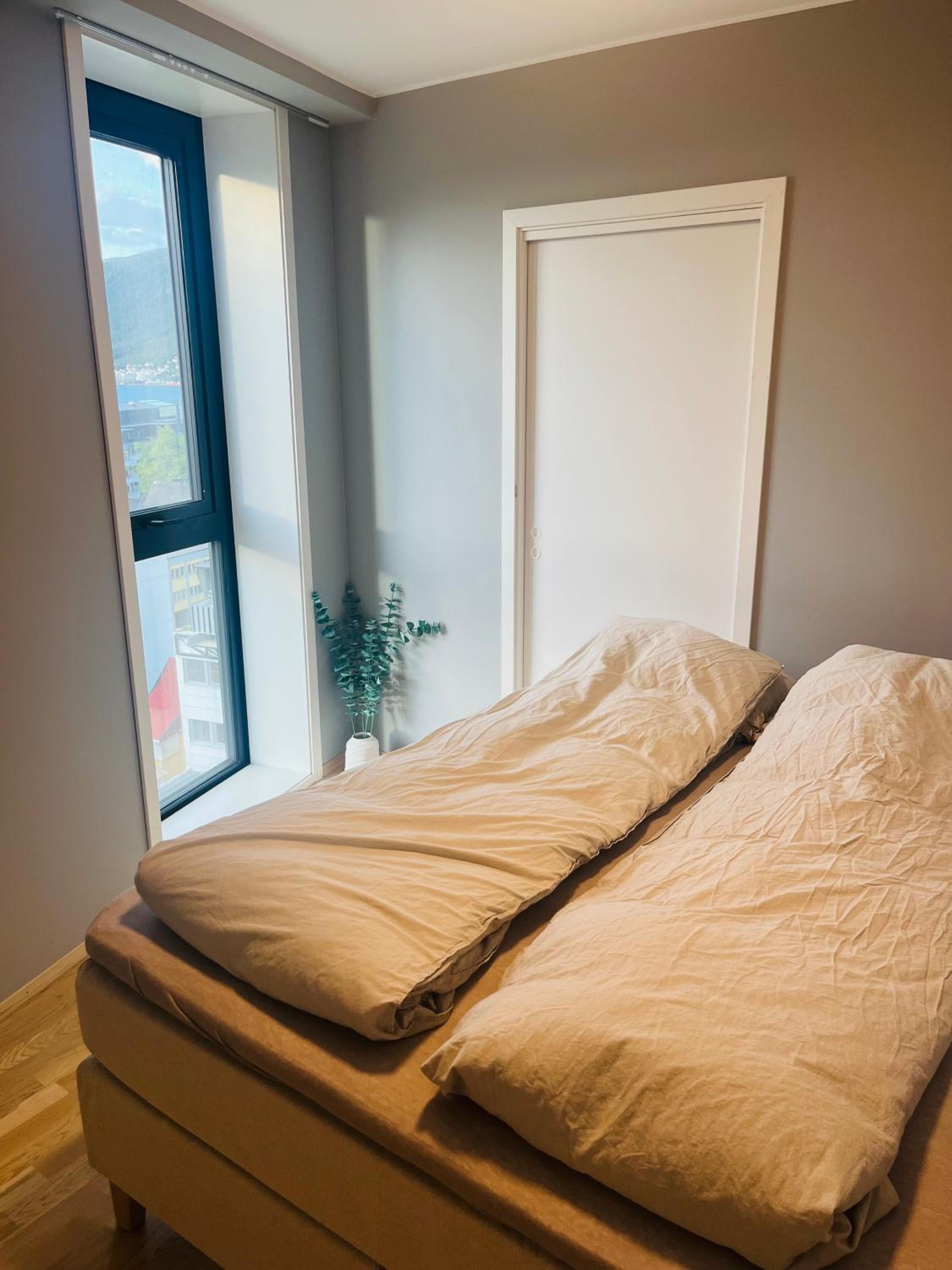 City Center 7th Floor Apartement with Beautiful View 2 bedroom Free parking