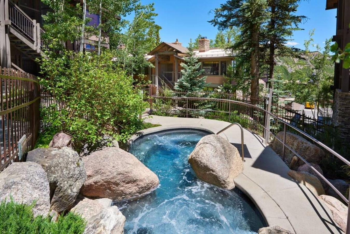 Latitude Loft Aspenwood #K20 Studio1B view 2