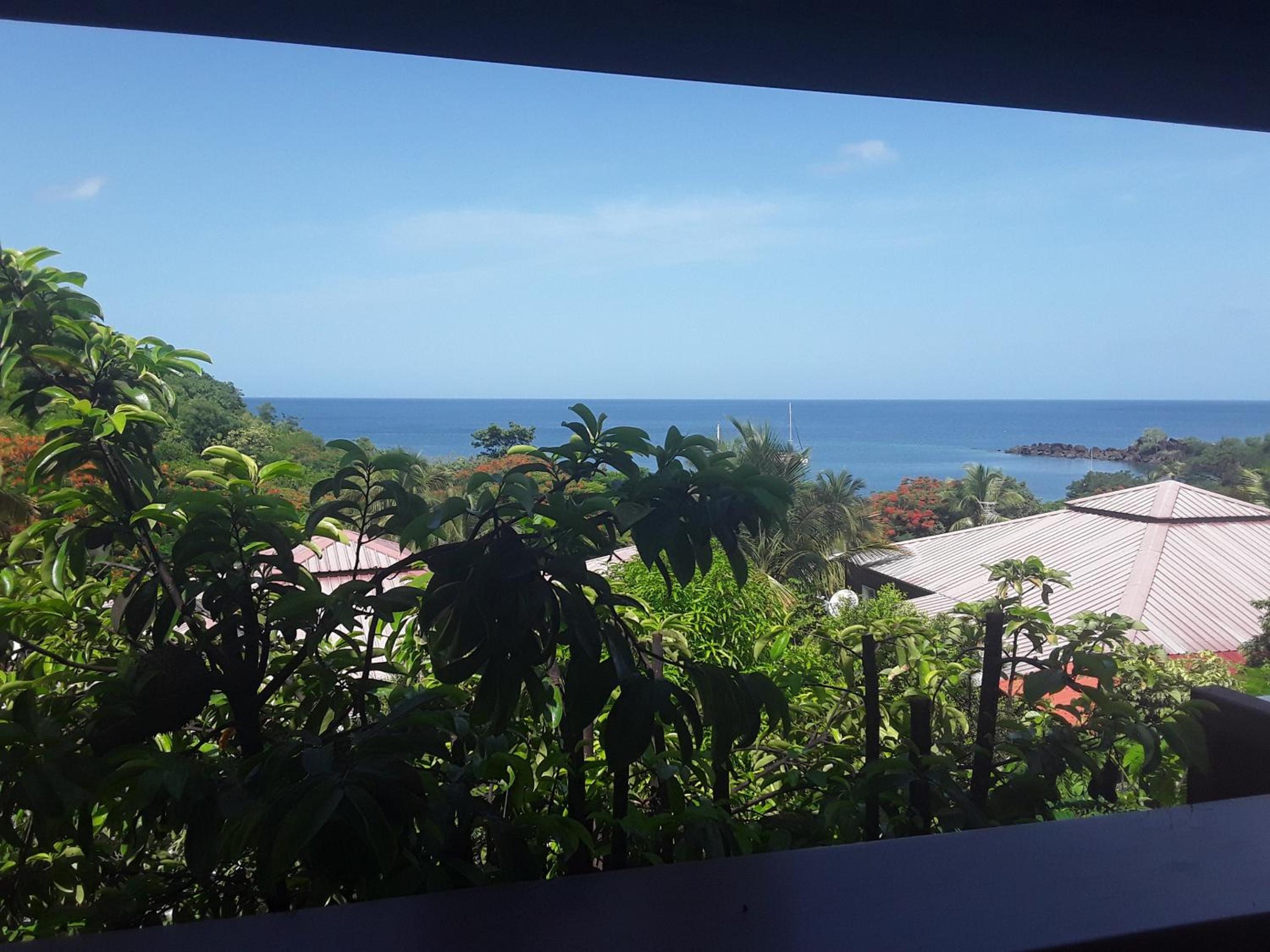 Bungalow enchanteur à Bouillante avec vue sur la mer