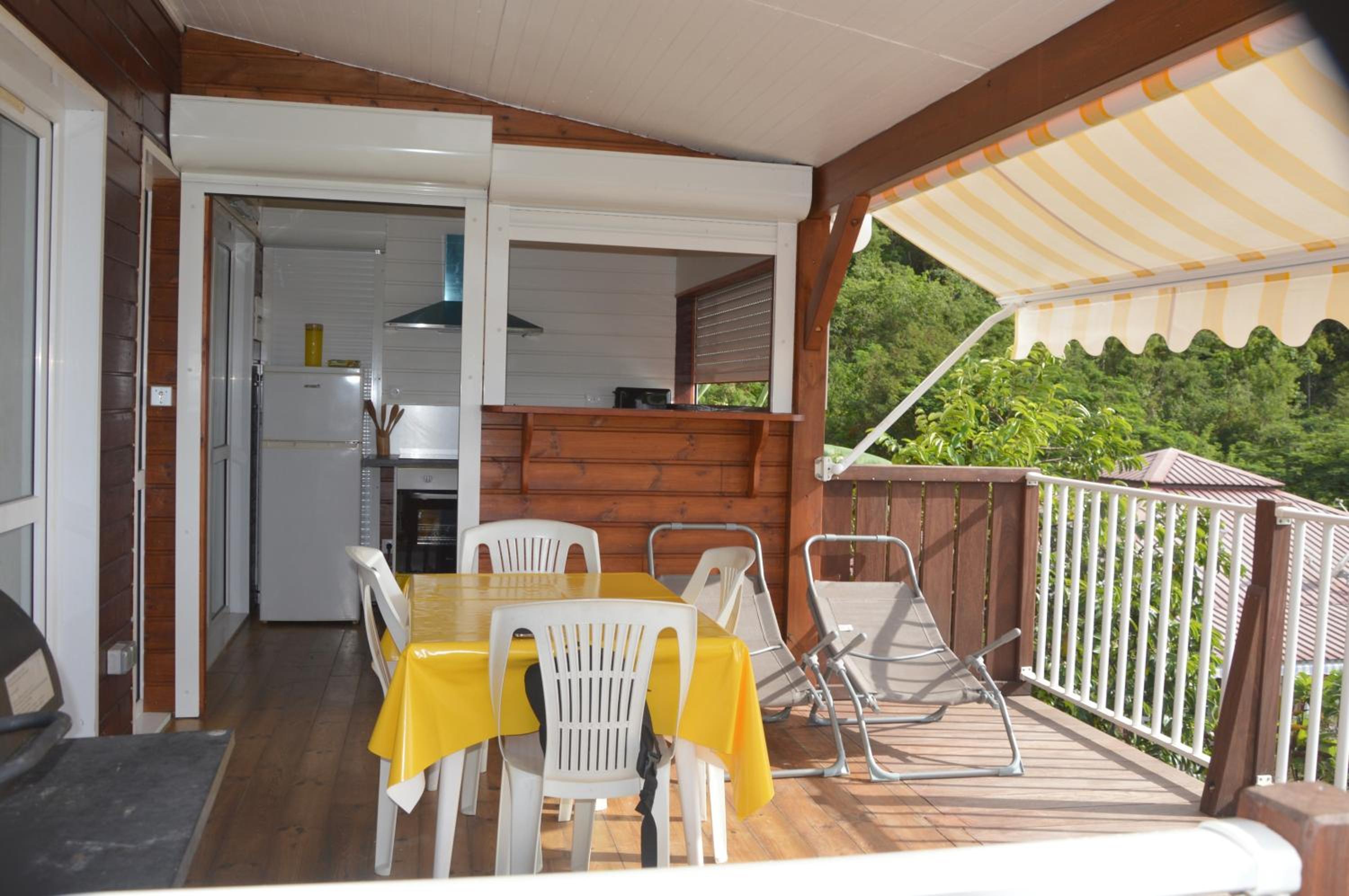 Bungalow enchanteur à Bouillante avec vue sur la mer