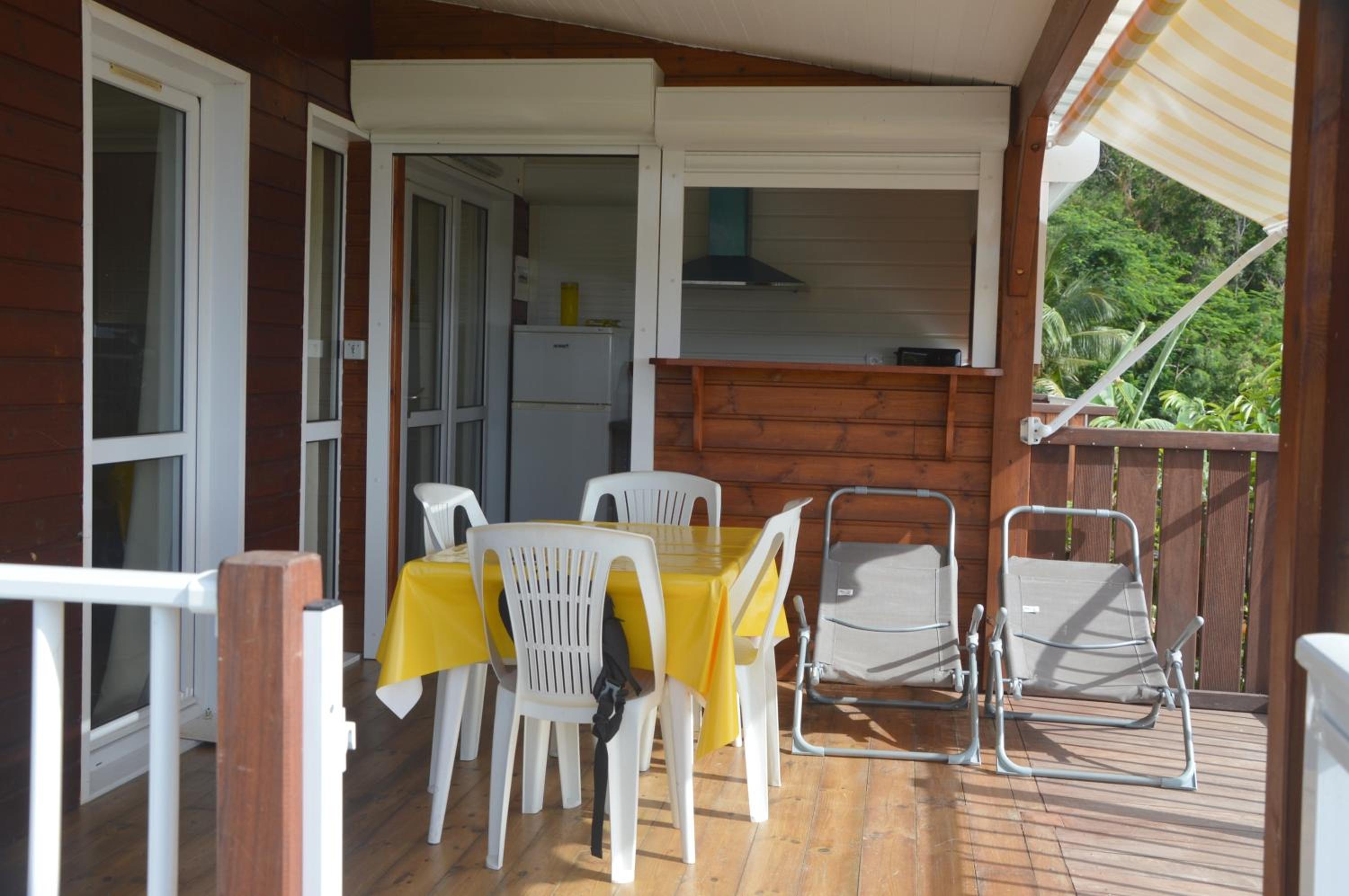 Bungalow enchanteur à Bouillante avec vue sur la mer