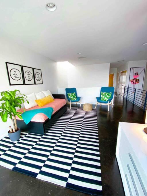 Modern Loft in South Main! view 4