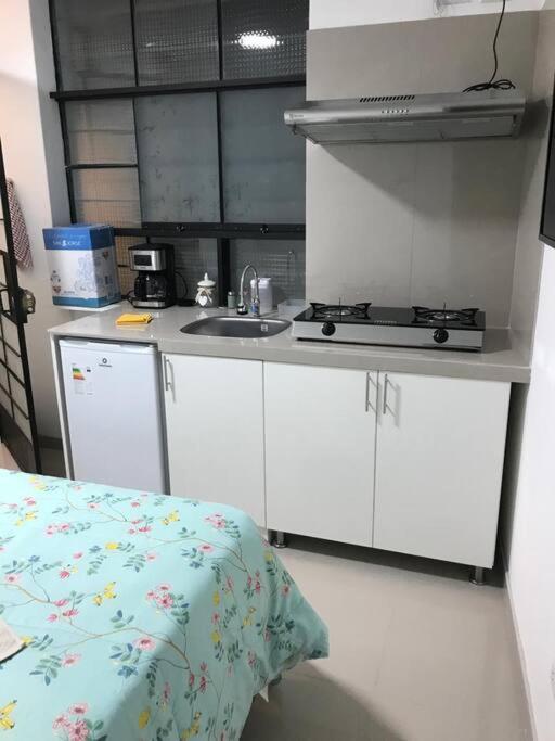 Albano Habitación con cocina y baño