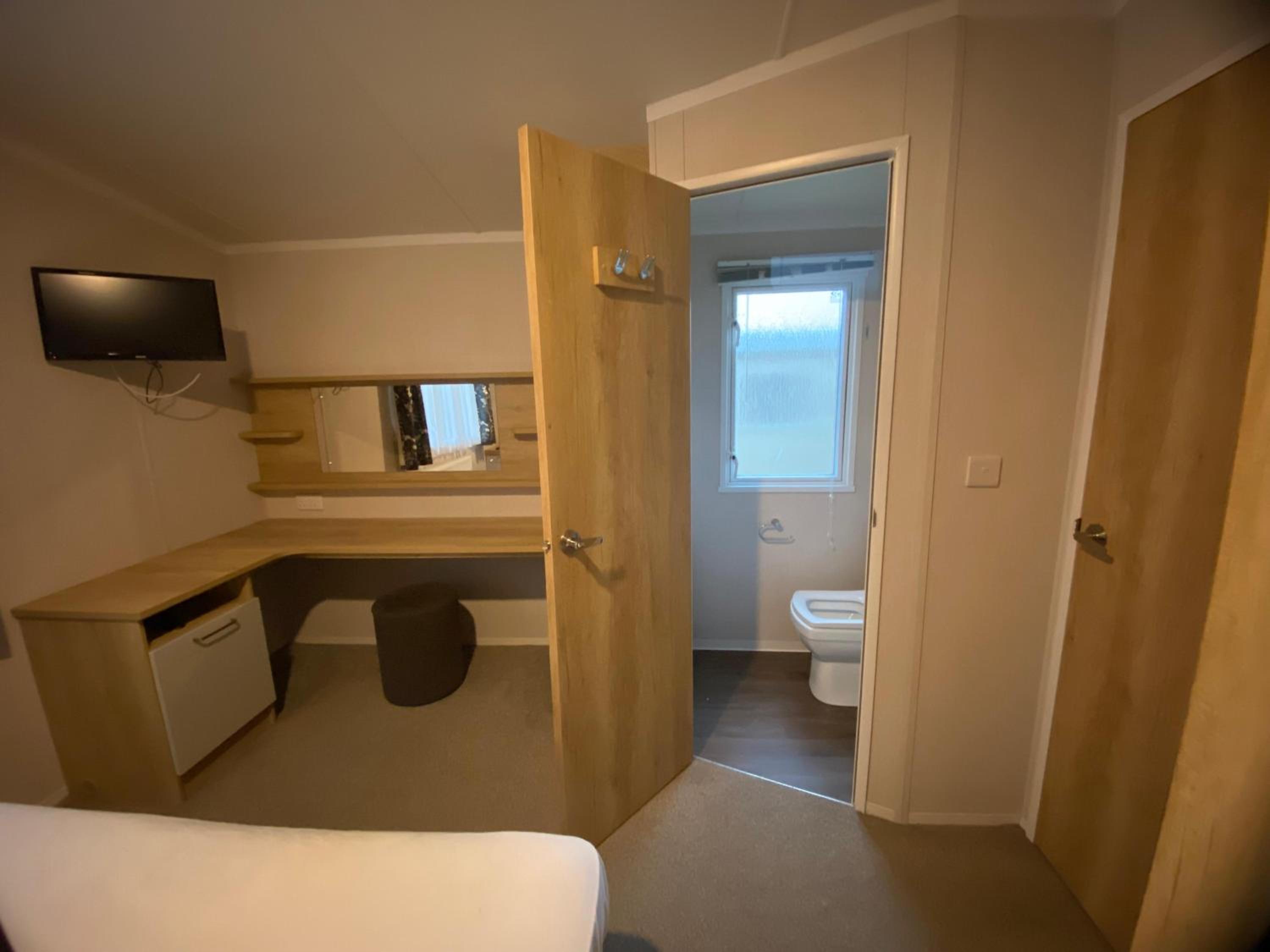 Thameside Suite 53