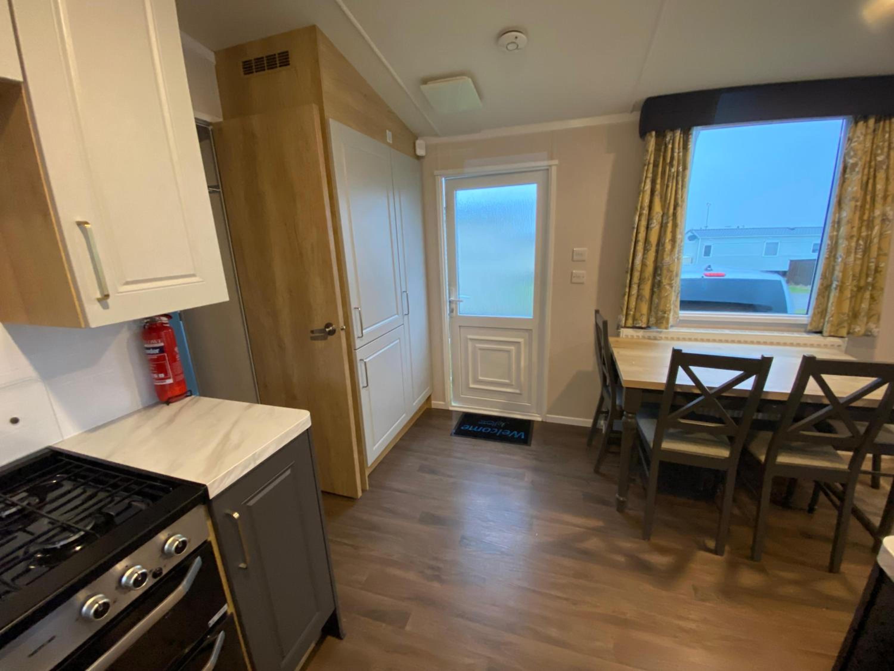 Thameside Suite 18