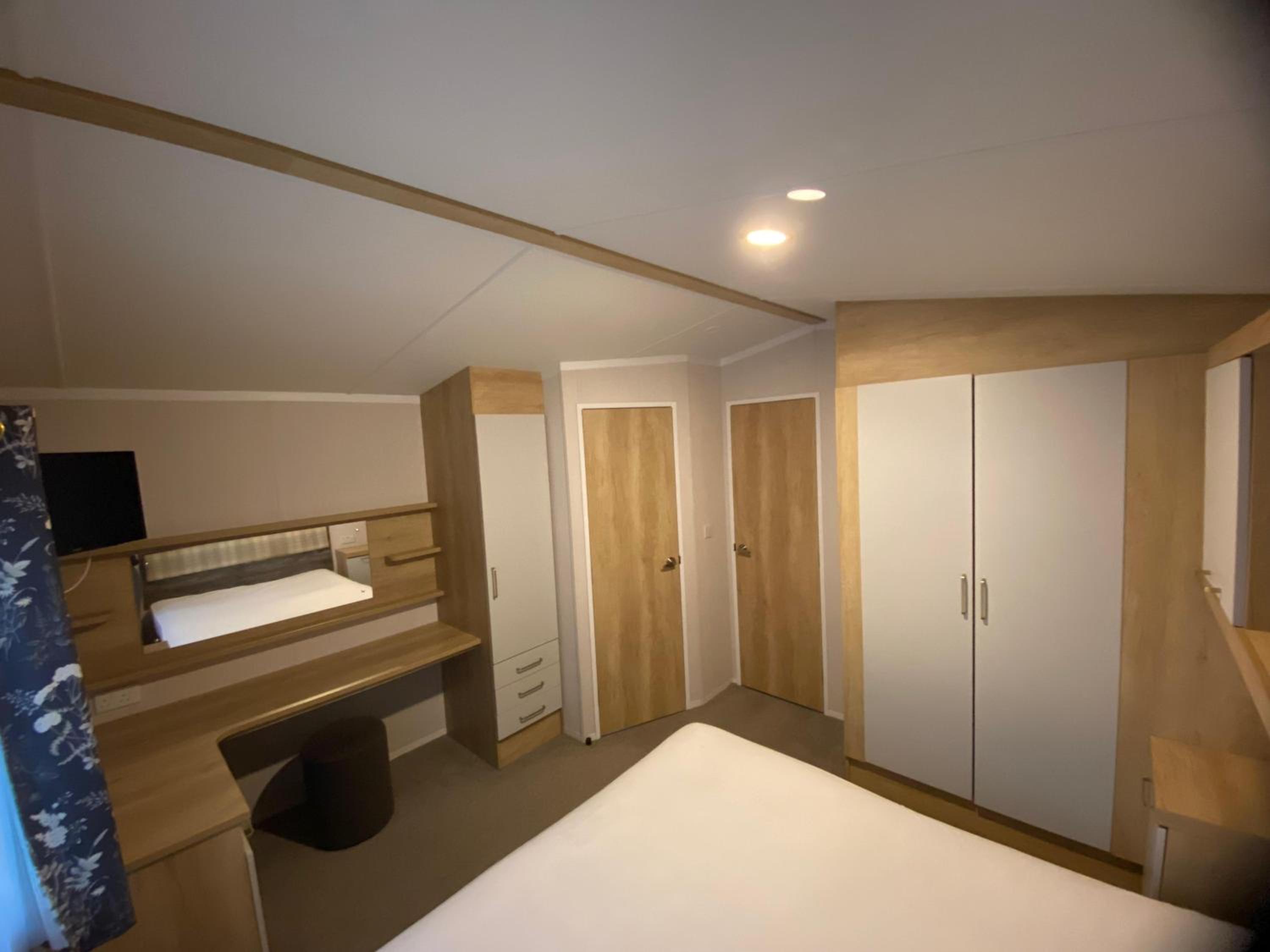 Thameside Suite 50