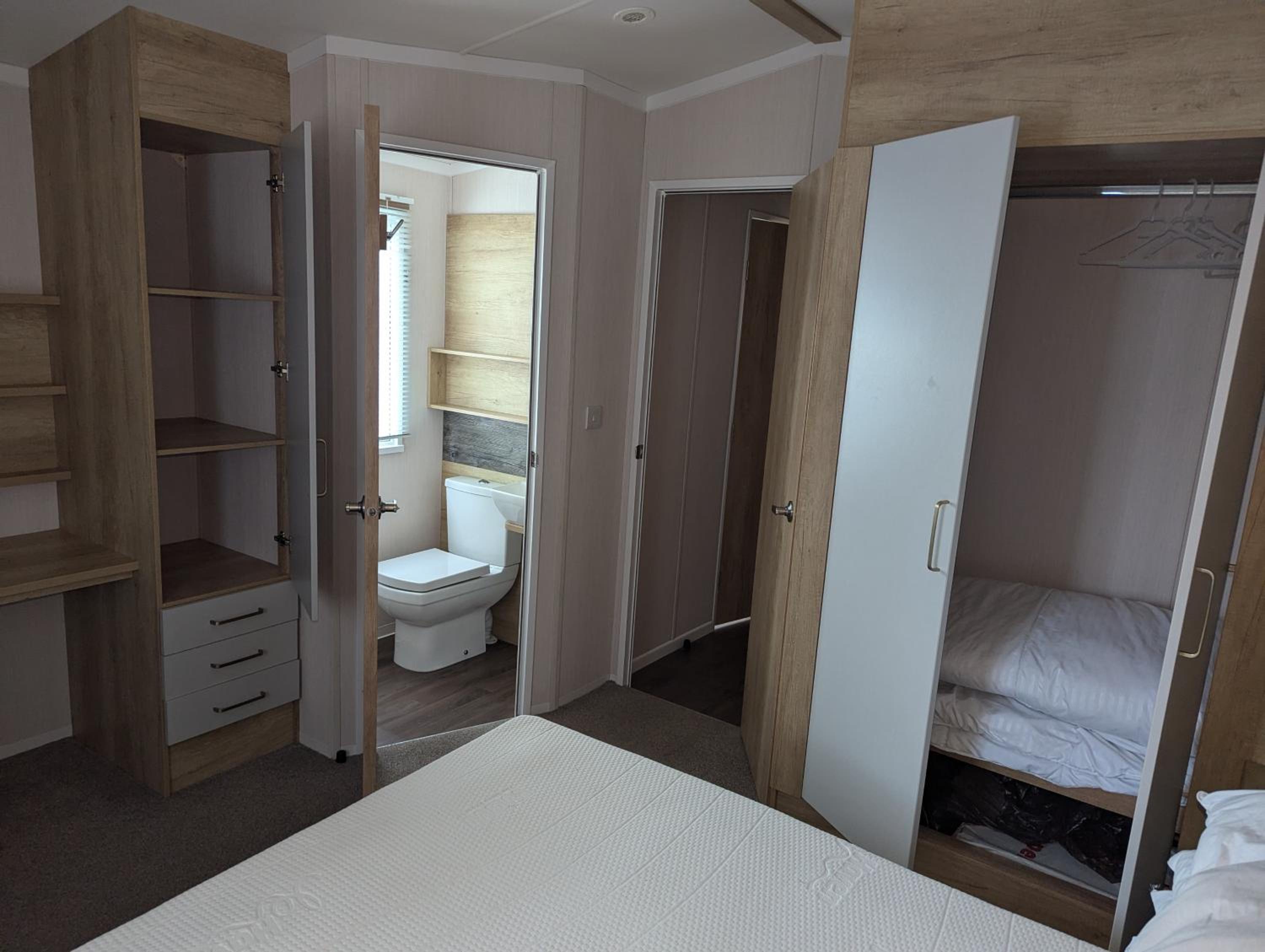 Thameside Suite