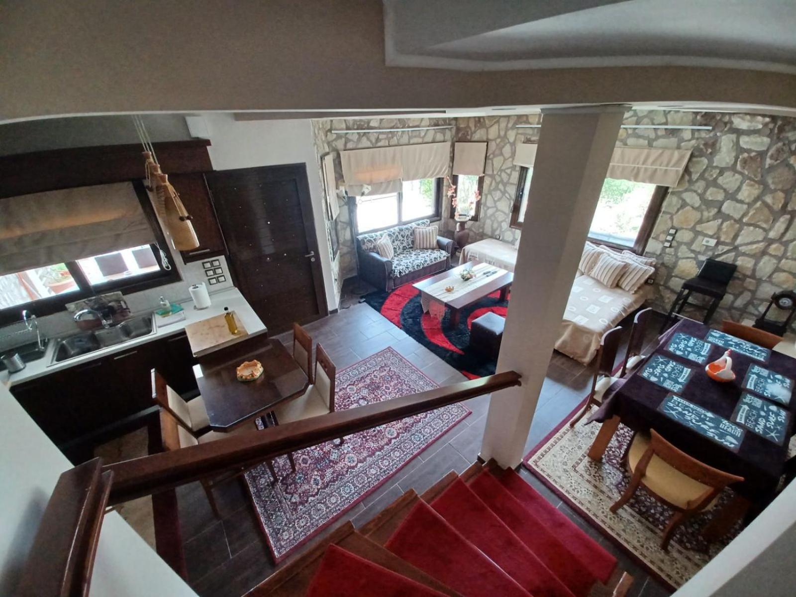 Akis house