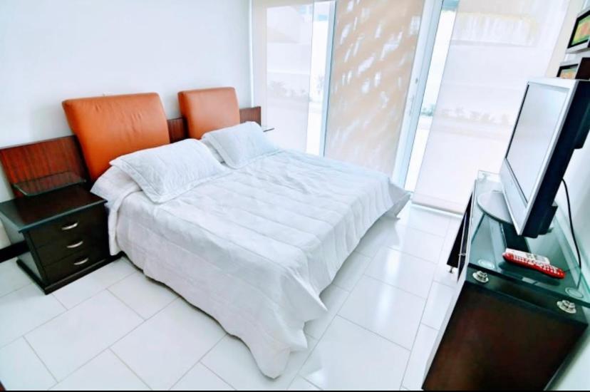 Apartamento con vista frontal al mar.
