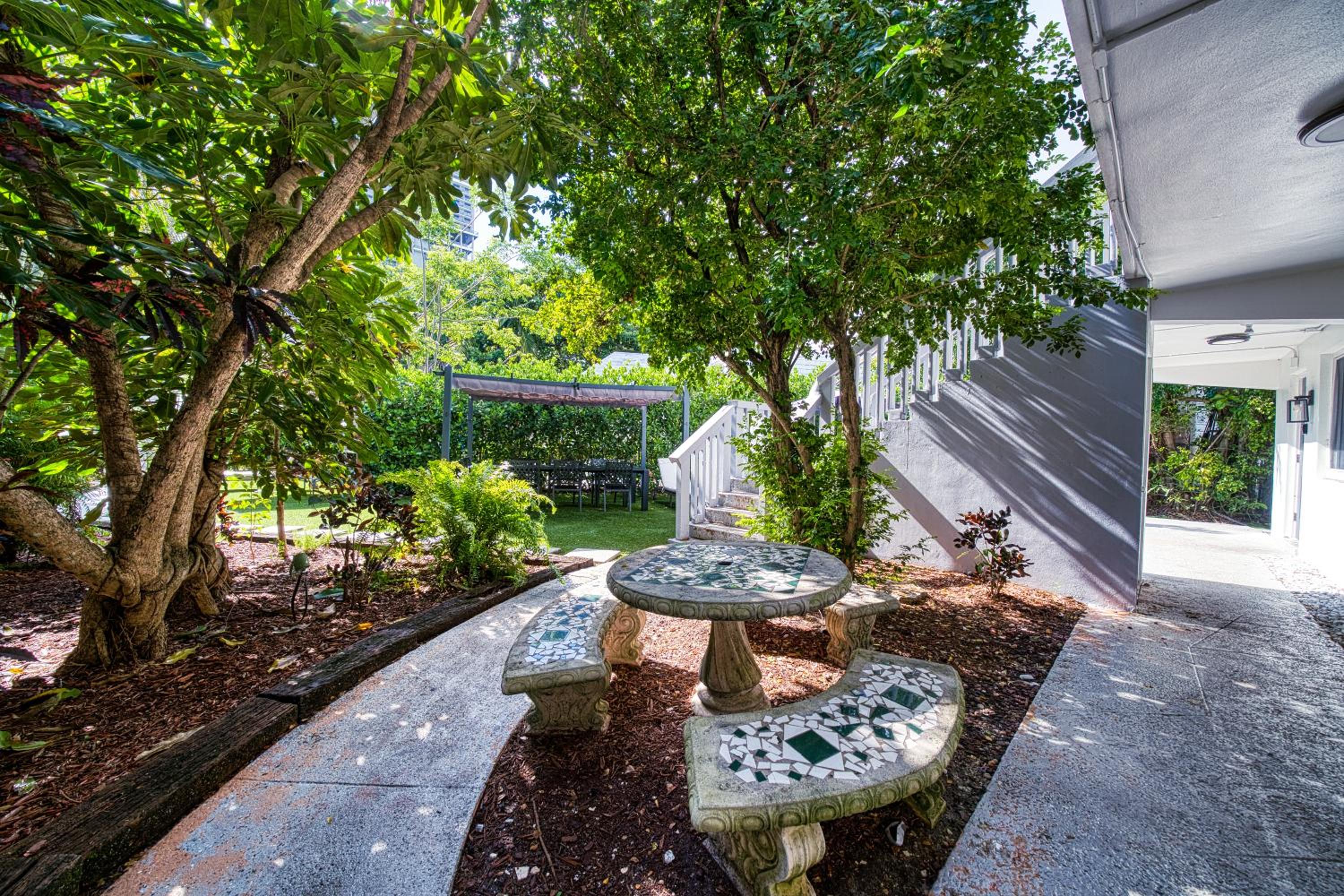 Riverbend Apartments by Lowkl view 3