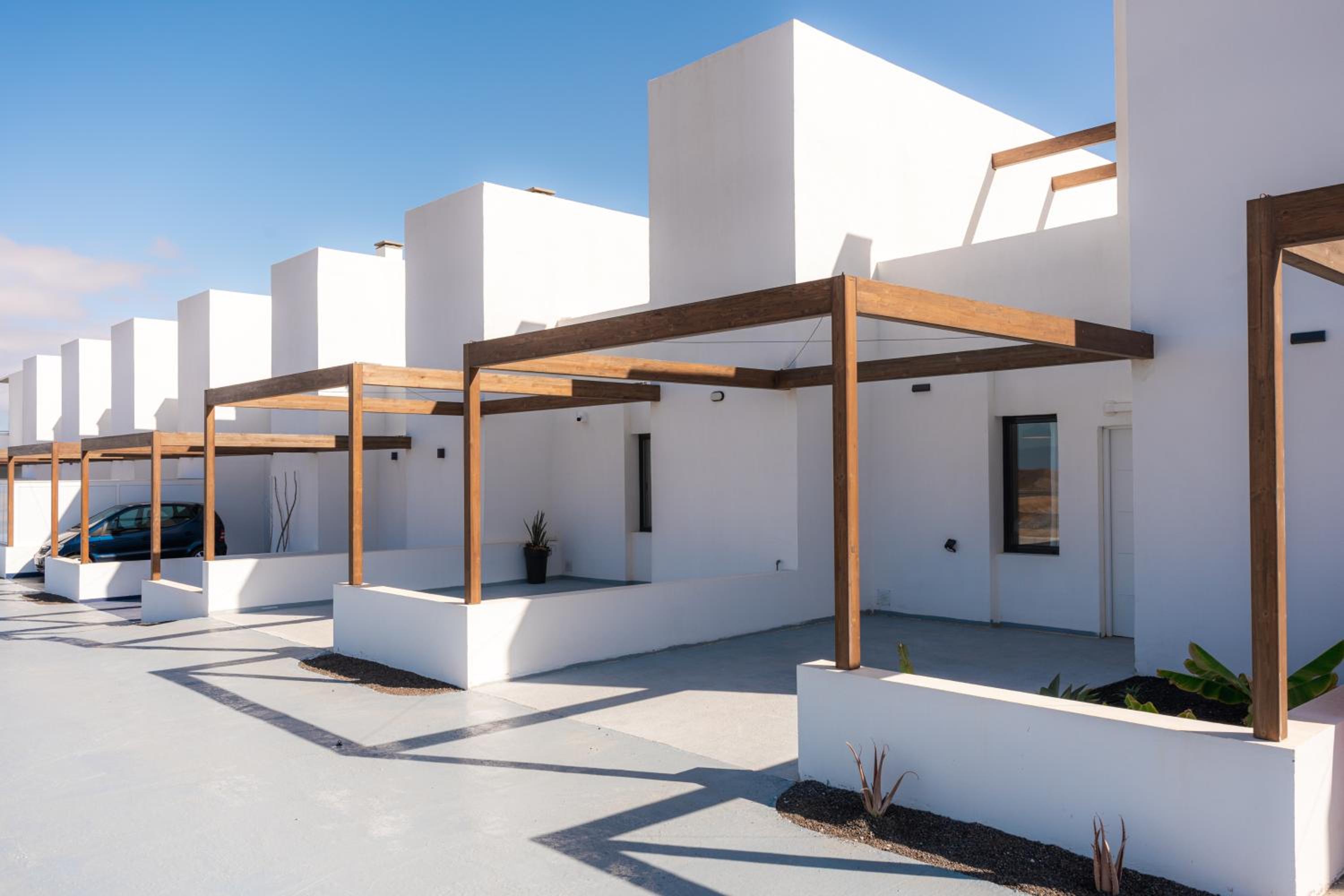 El Palmeral - Holiday Home with Terrace and Pool in Corralejo view 4