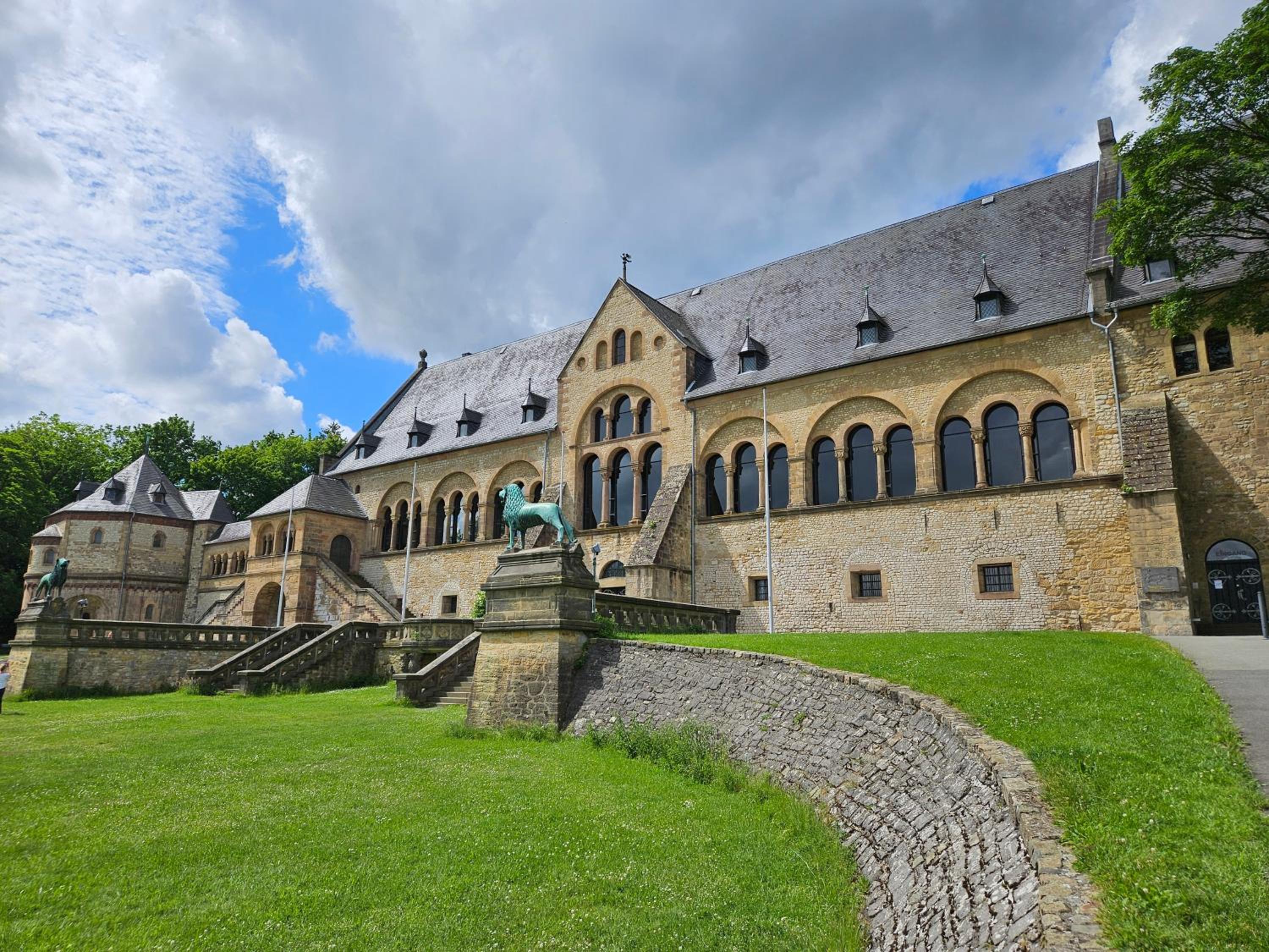 Bergzauber Apartment mit Pool, Sauna, Balkon und Panoramablick