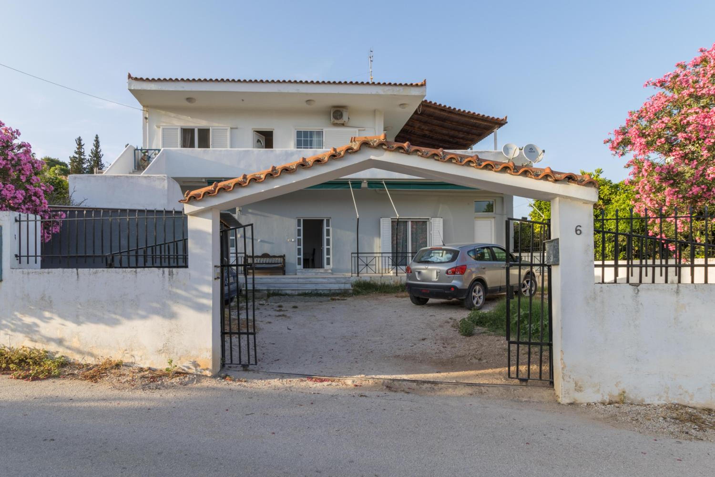 Dora's House