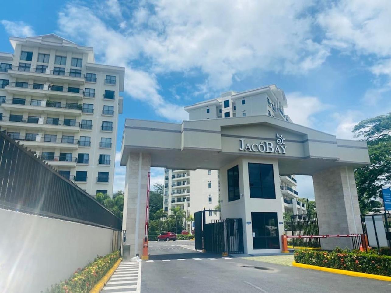 Hotel Stunning (9th Flr) Pacific Ocean And Mtn View