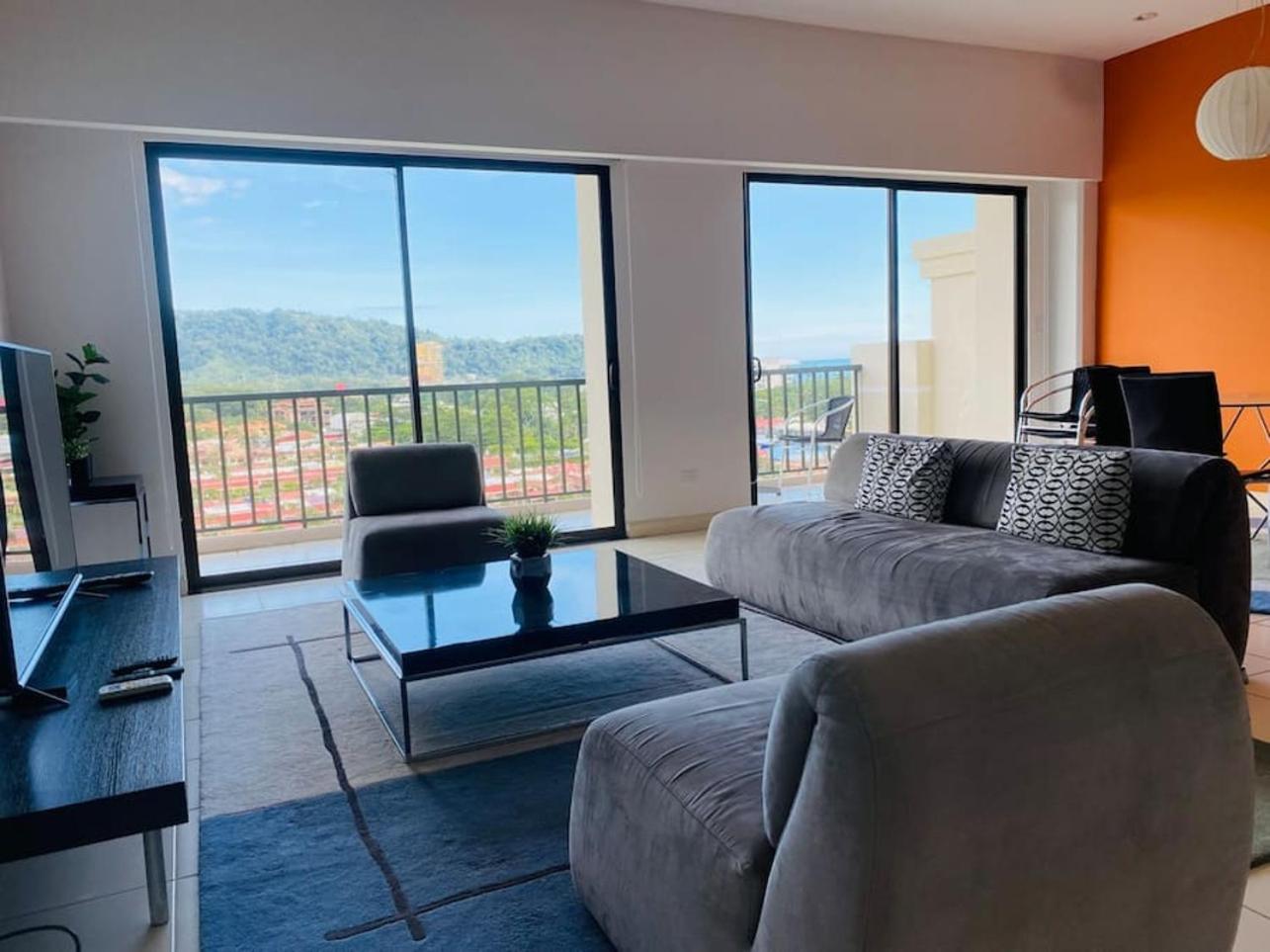 Stunning 9th Flr Pacific Ocean and Mtn View