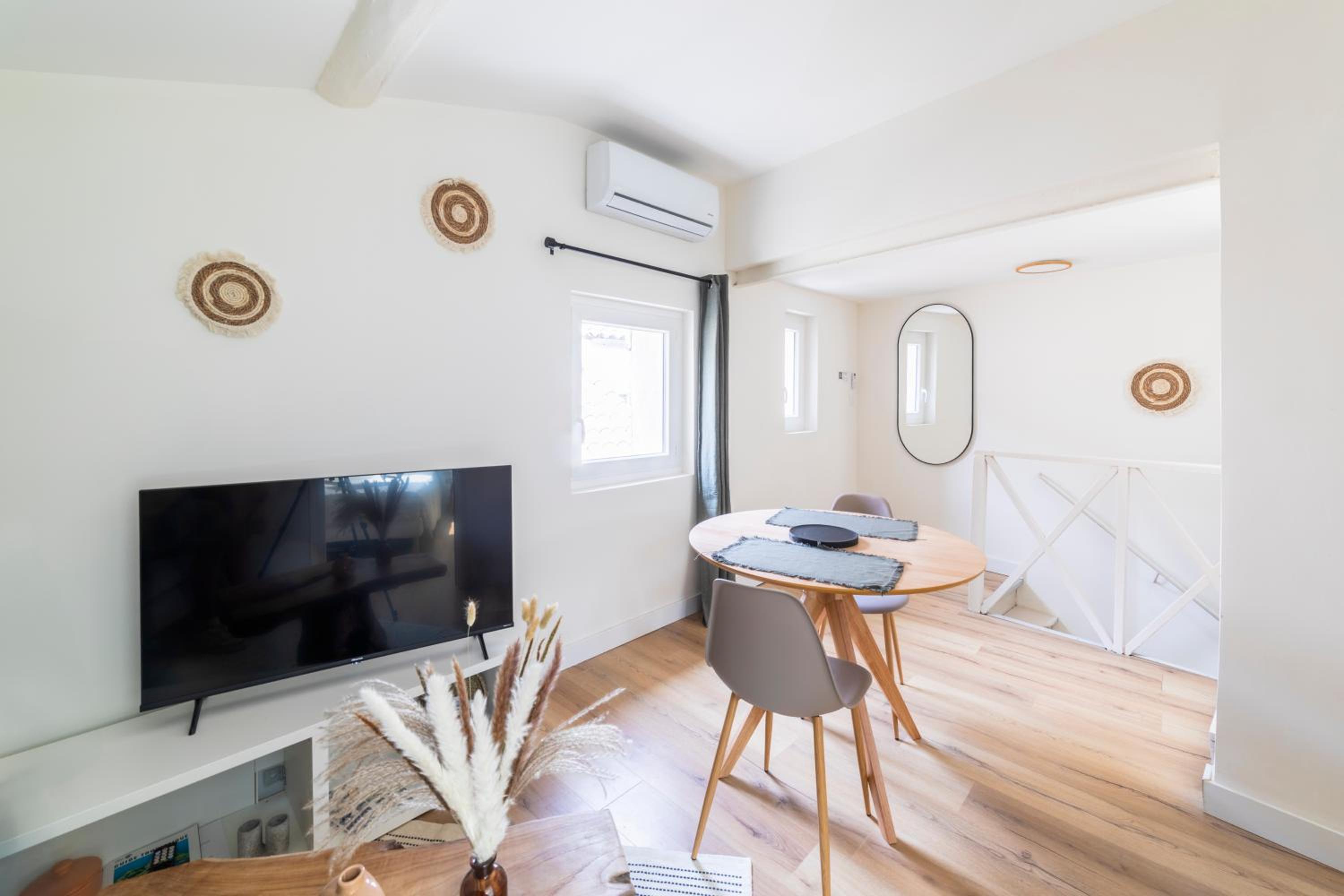 Belvédère Nîmois Appartement avec véranda et vue sur les toits centre-ville
