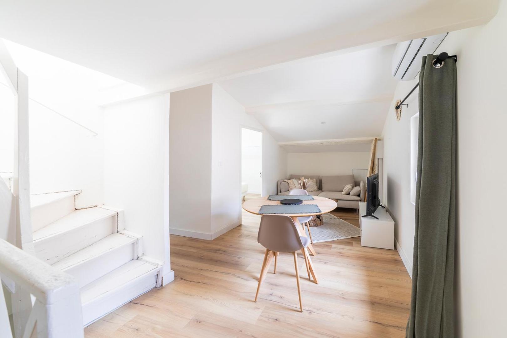 Belvédère Nîmois Appartement avec véranda et vue sur les toits centre-ville