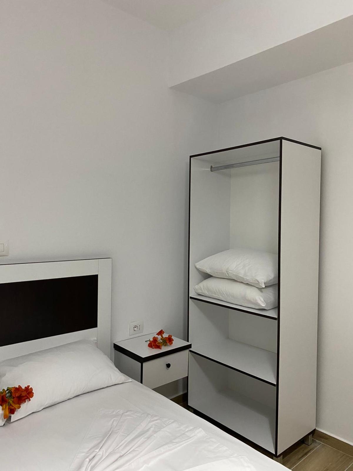 Rentrooms Geni