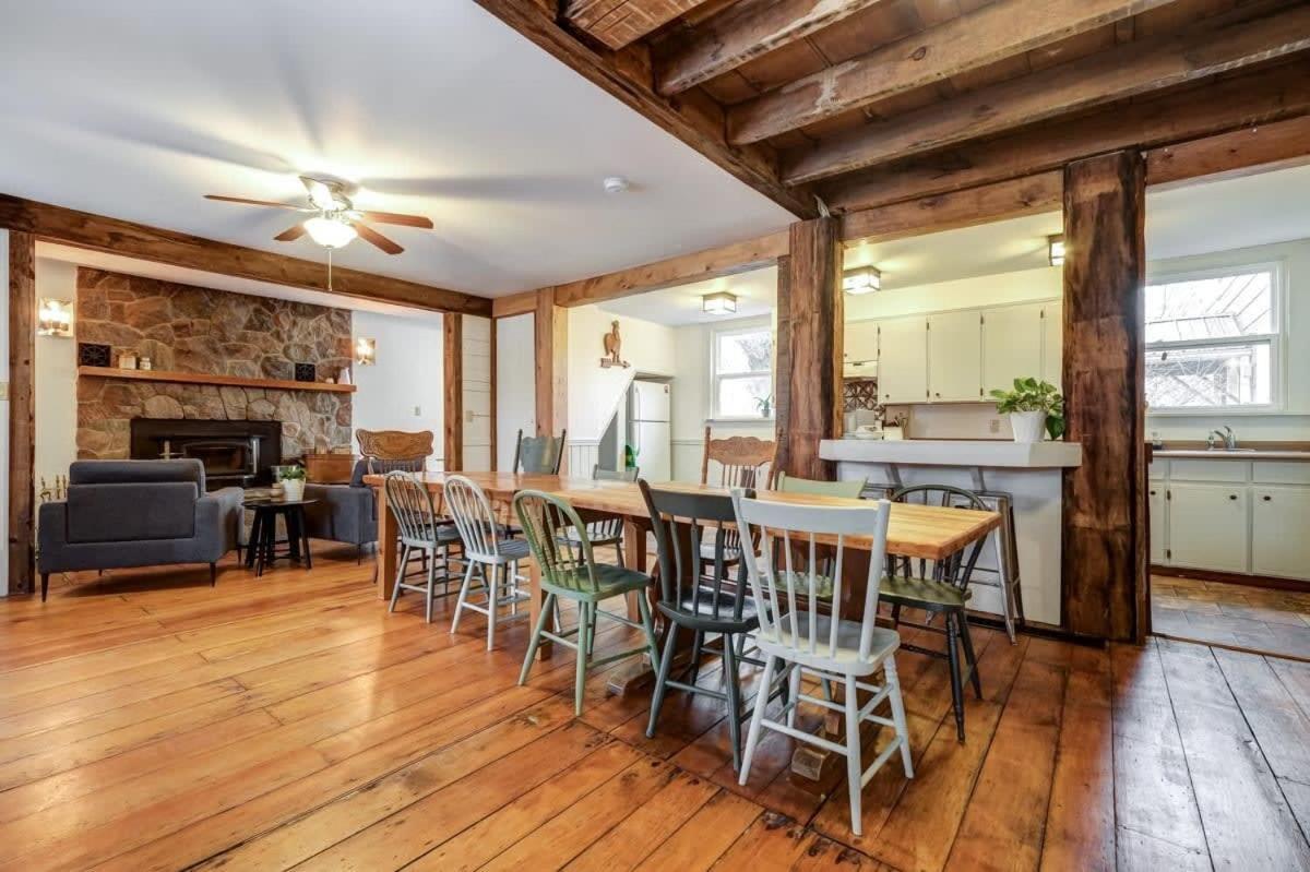 The Marigold - Gorgeously remodelled PEC farmhouse