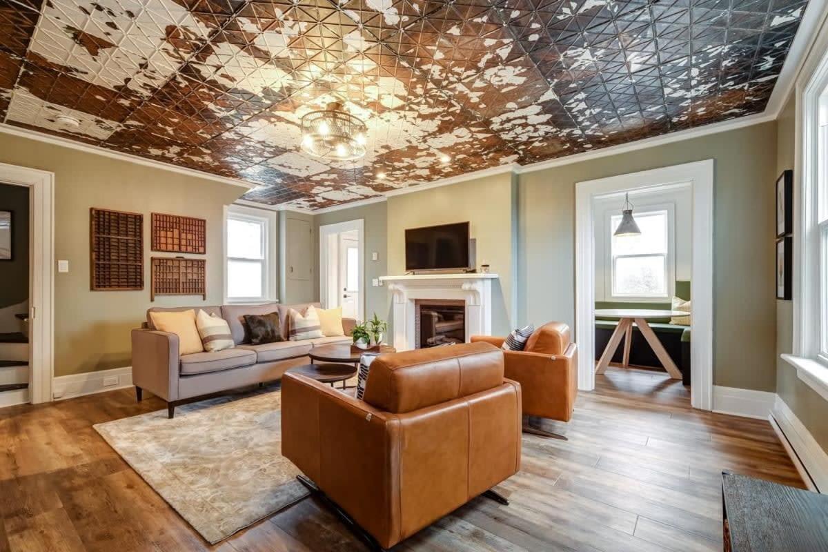 The Marigold - Gorgeously remodelled PEC farmhouse